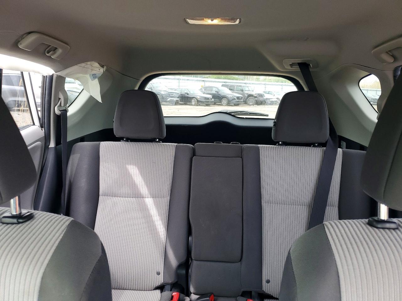 2013 Toyota Rav4 Le White vin: JTMBFREV0D5027384