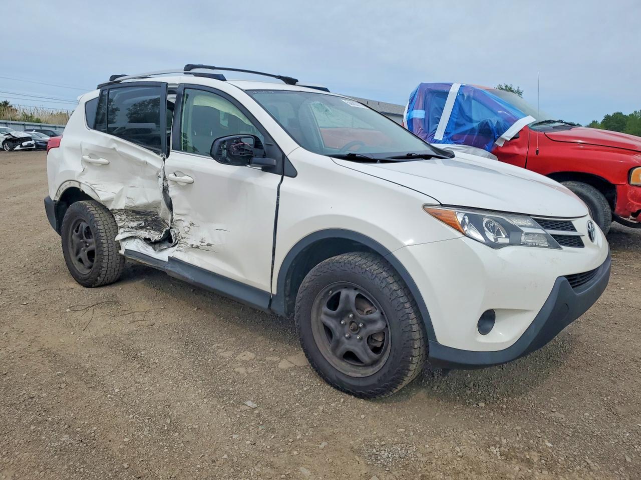 2013 Toyota Rav4 Le White vin: JTMBFREV0D5027384