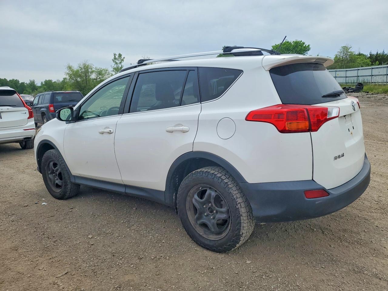 2013 Toyota Rav4 Le White vin: JTMBFREV0D5027384