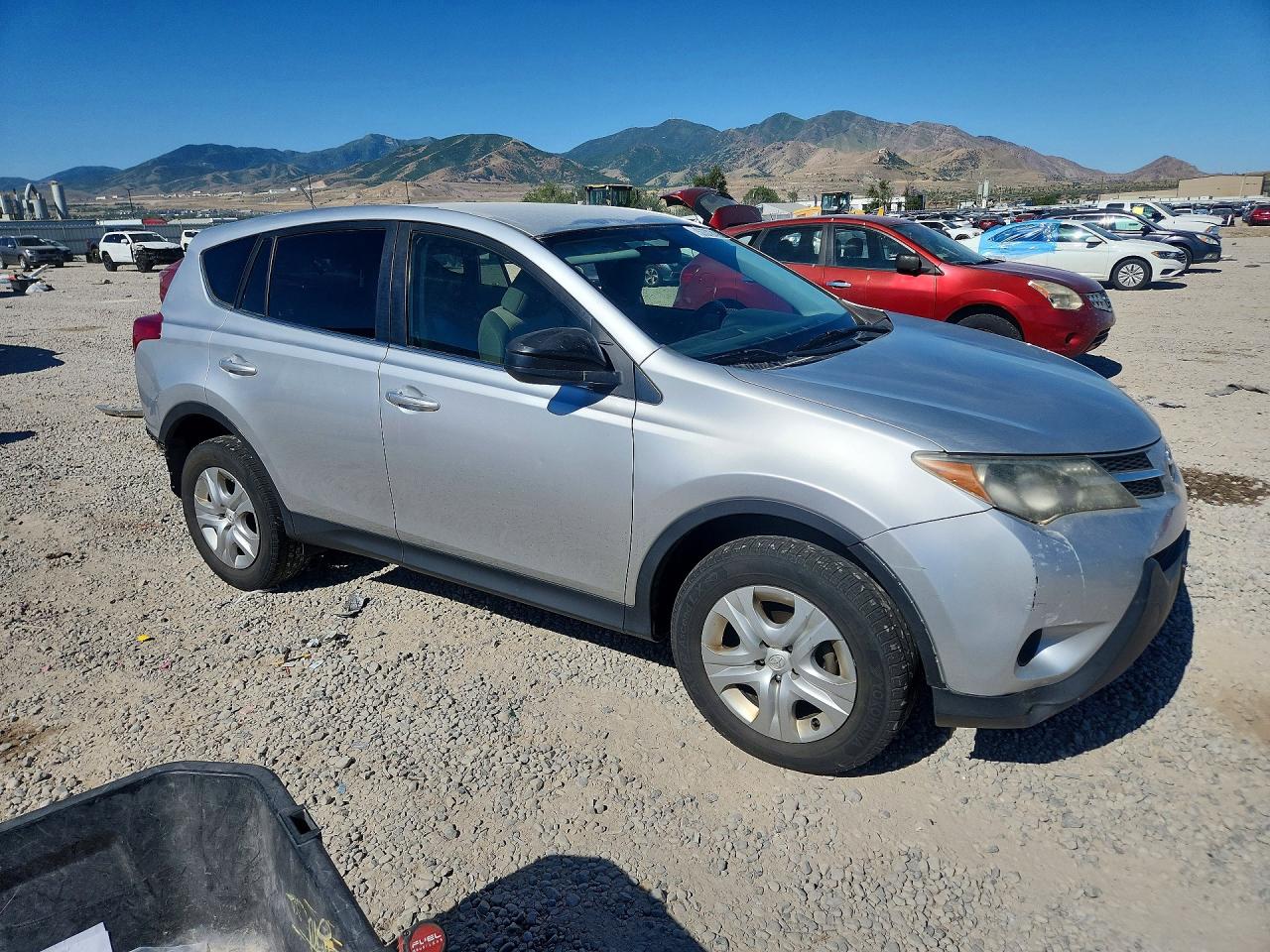 2013 Toyota Rav4 Le Silver vin: JTMBFREV0DD028122