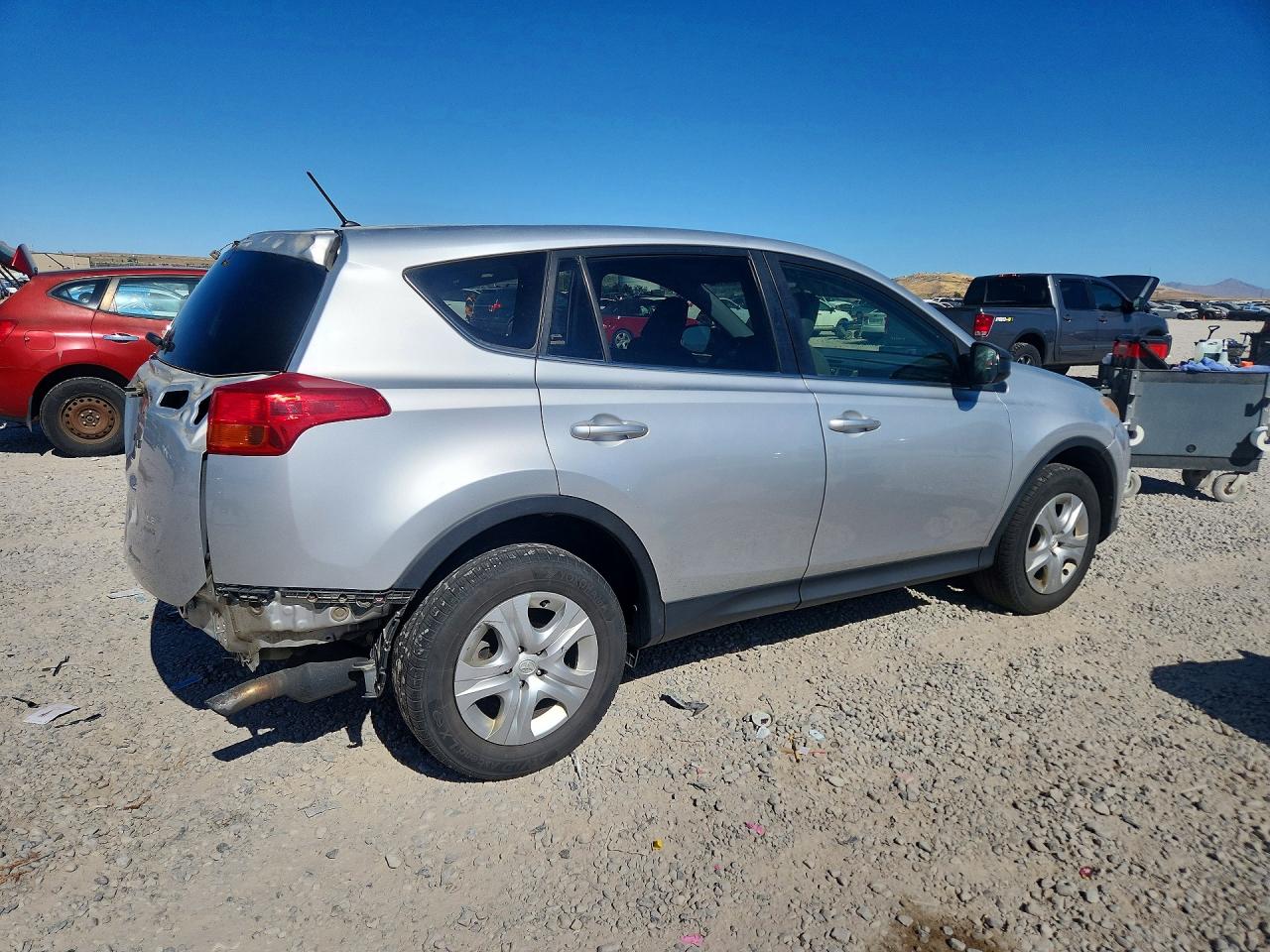 2013 Toyota Rav4 Le Silver vin: JTMBFREV0DD028122