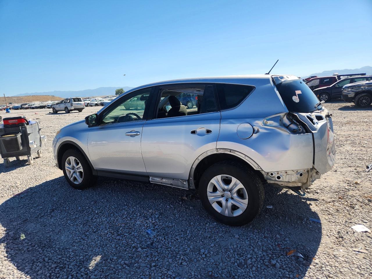 2013 Toyota Rav4 Le Silver vin: JTMBFREV0DD028122