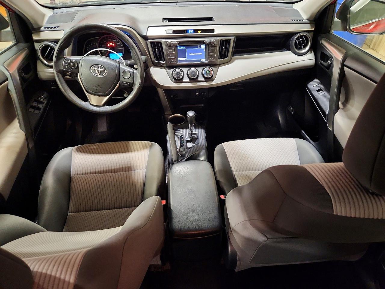 2014 Toyota Rav4 Le Red vin: JTMBFREV0ED056312