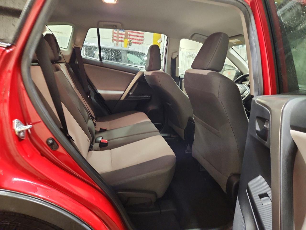 2014 Toyota Rav4 Le Red vin: JTMBFREV0ED056312