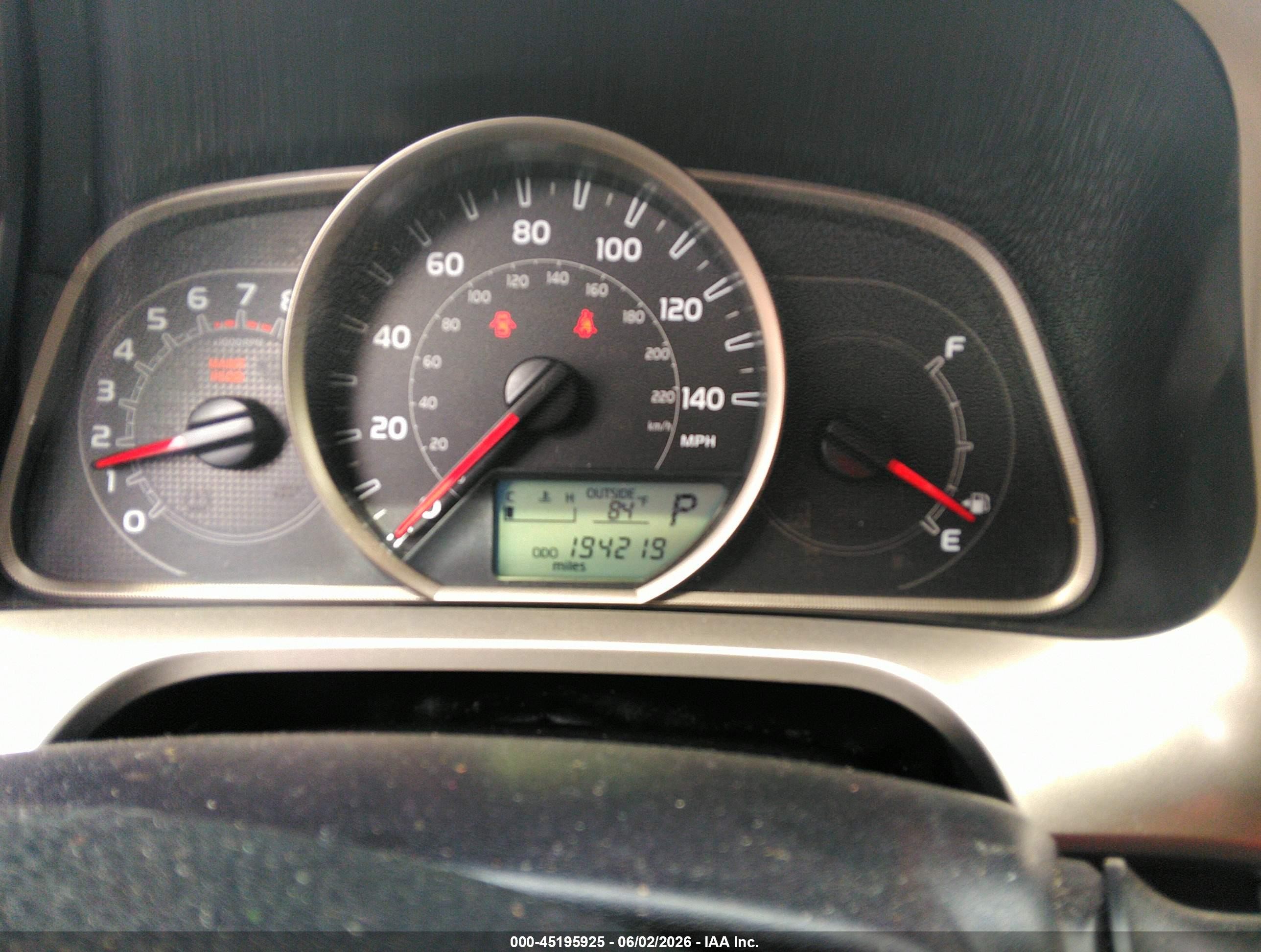 2014 Toyota Rav4 Le Silver vin: JTMBFREV0ED067116