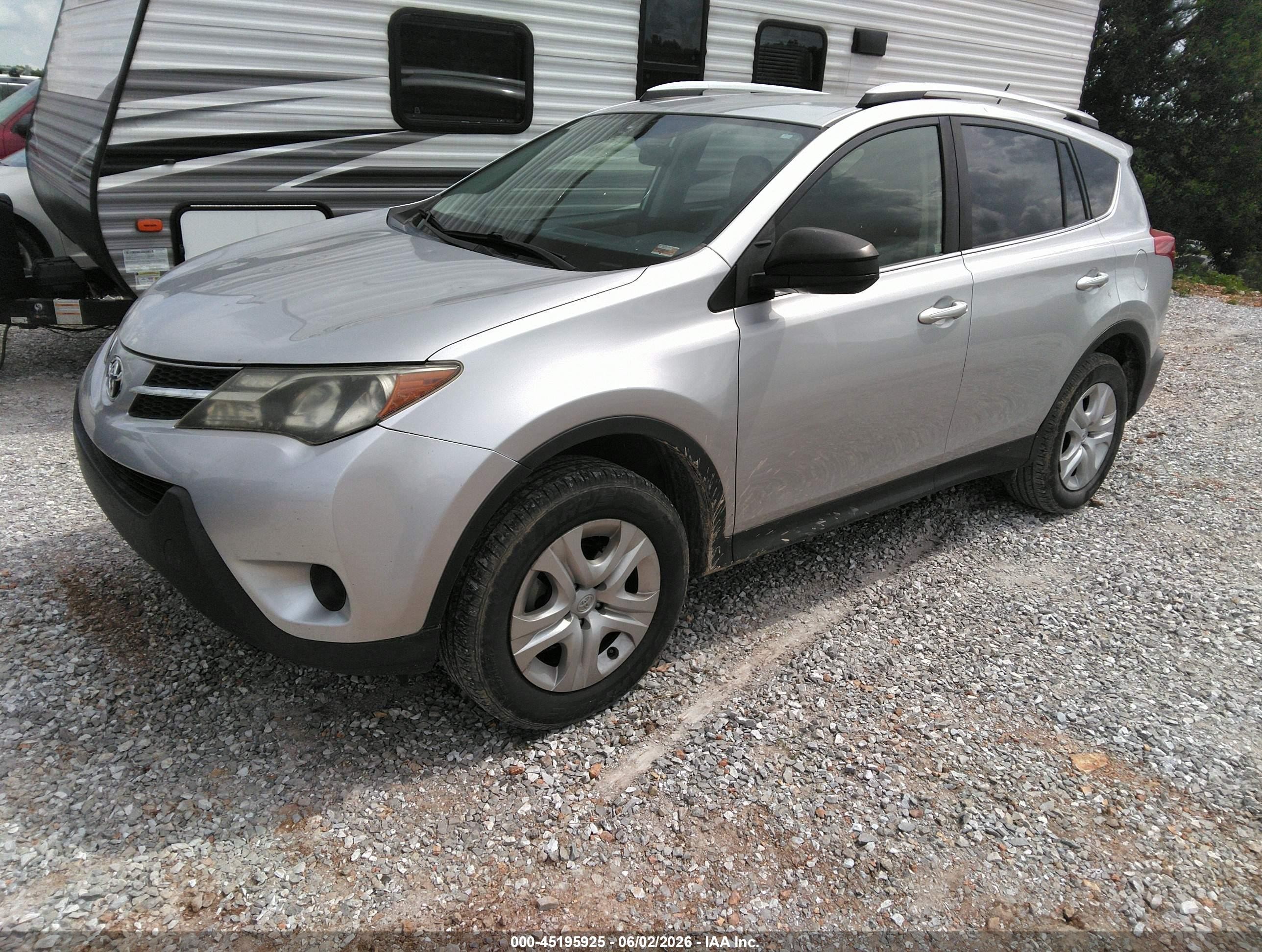 2014 Toyota Rav4 Le Silver vin: JTMBFREV0ED067116
