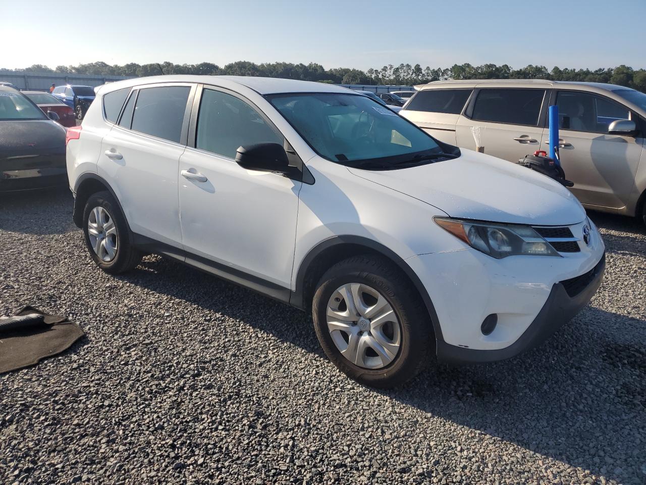2014 Toyota Rav4 Le White vin: JTMBFREV0ED071117