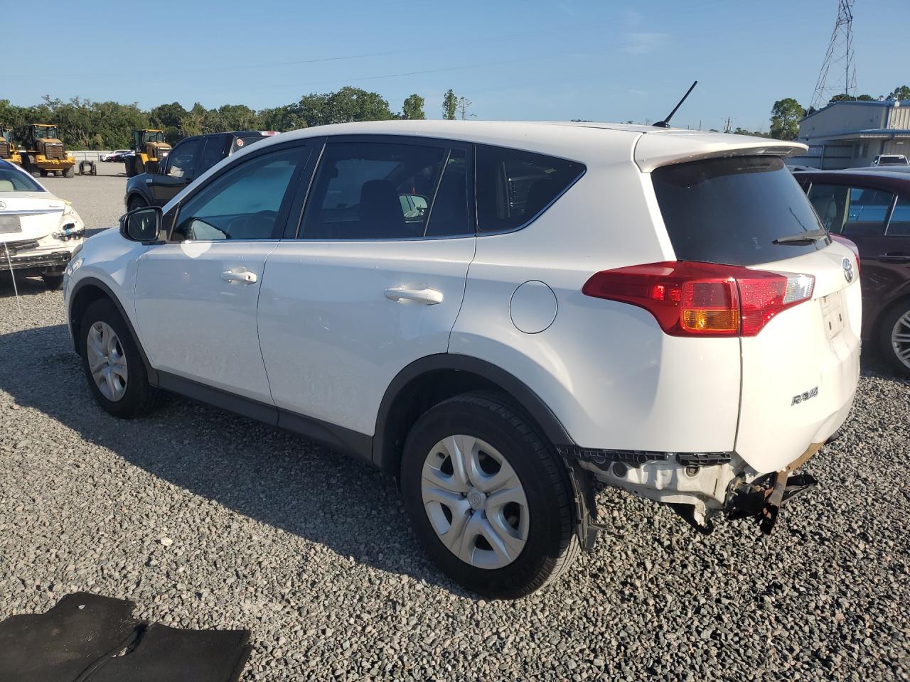 2014 Toyota Rav4 Le White vin: JTMBFREV0ED071117