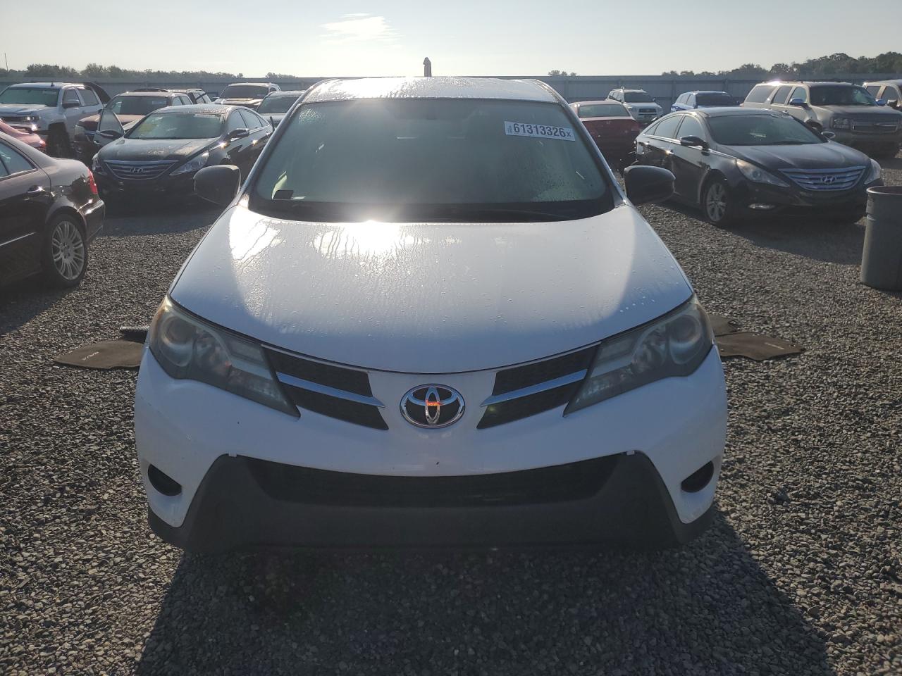 2014 Toyota Rav4 Le White vin: JTMBFREV0ED071117