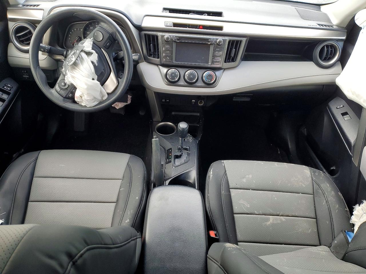 2015 Toyota Rav4 Le White vin: JTMBFREV0FD110418