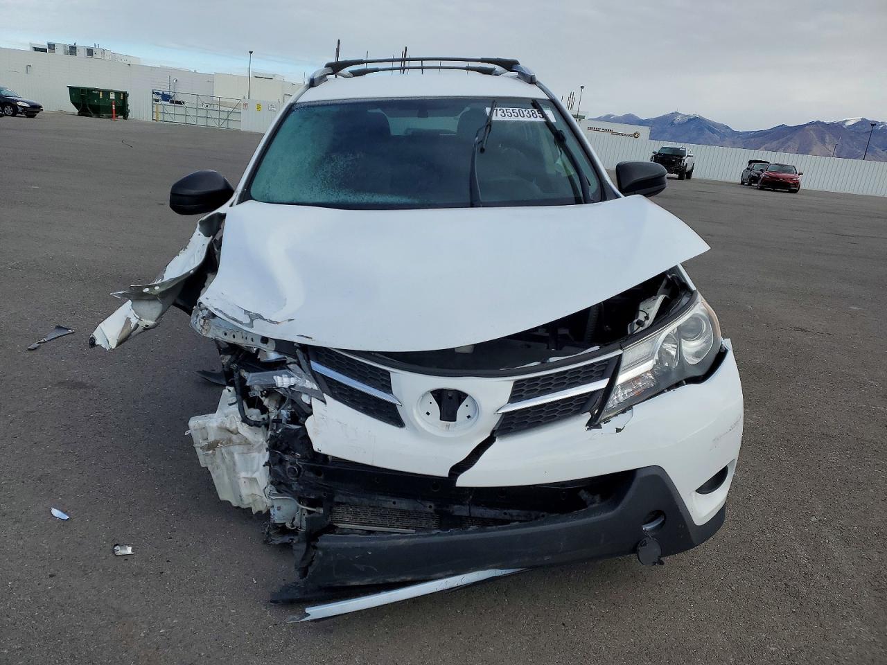 2015 Toyota Rav4 Le White vin: JTMBFREV0FD110418
