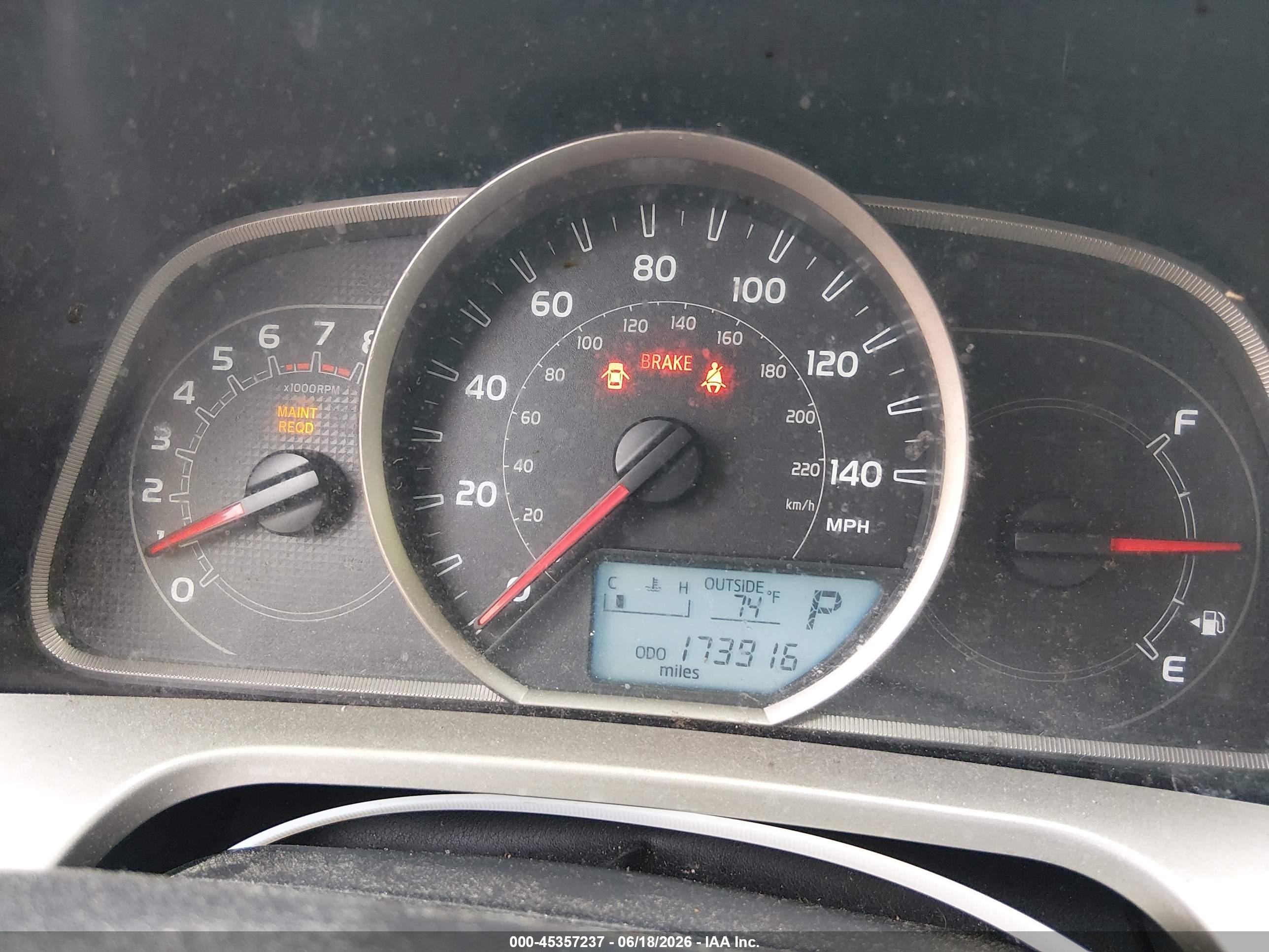 2015 Toyota Rav4 Le Silver vin: JTMBFREV0FD118499