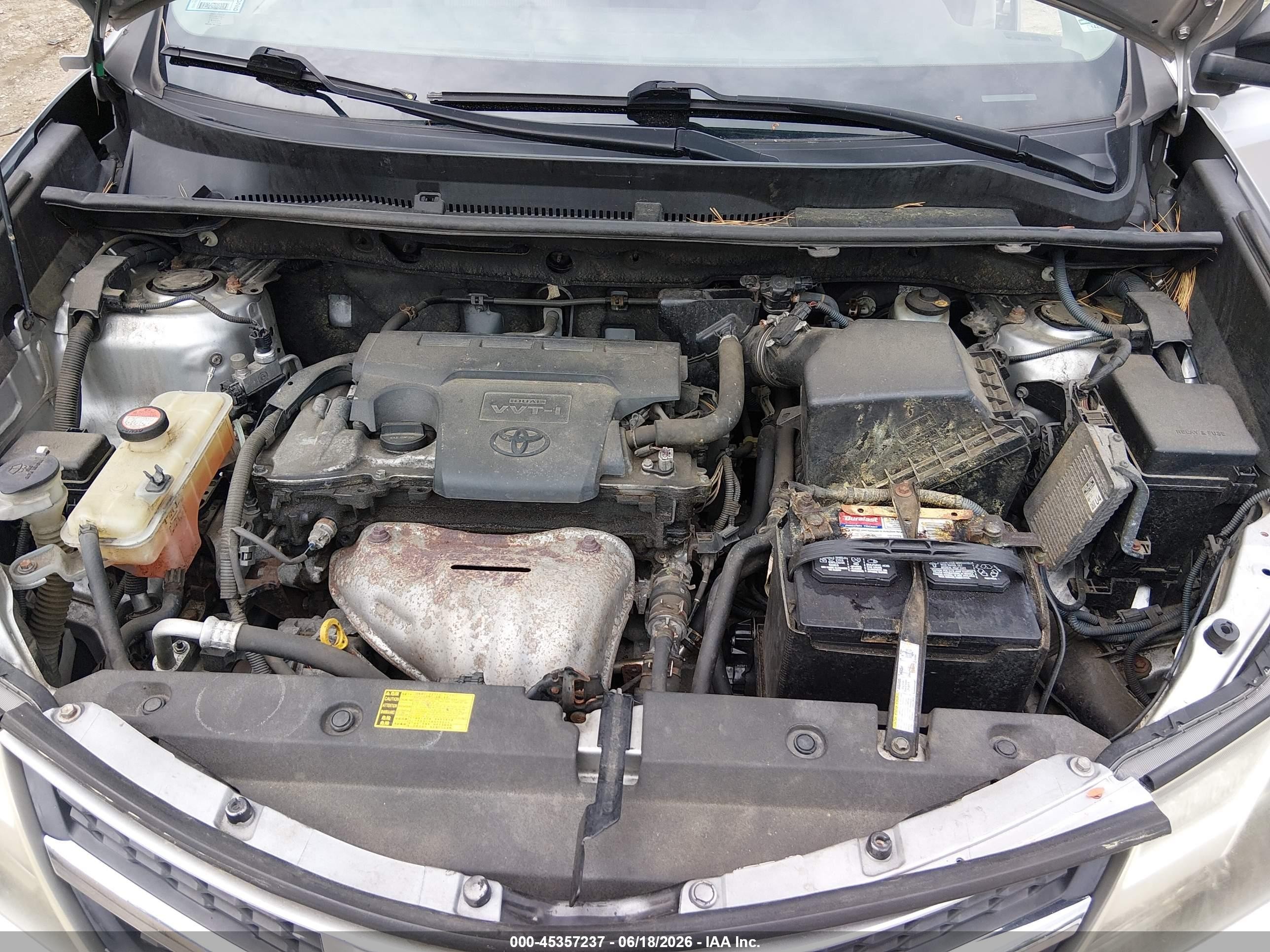 2015 Toyota Rav4 Le Silver vin: JTMBFREV0FD118499