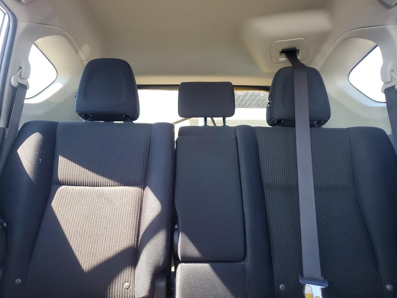 2015 Toyota Rav4 Le Silver vin: JTMBFREV0FD129583