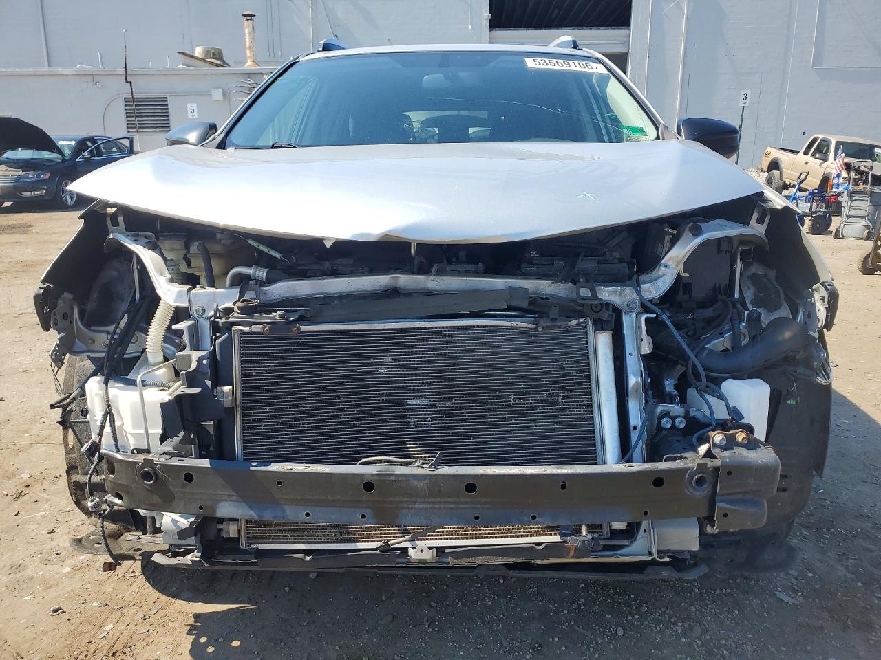 2015 Toyota Rav4 Le Silver vin: JTMBFREV0FD129583