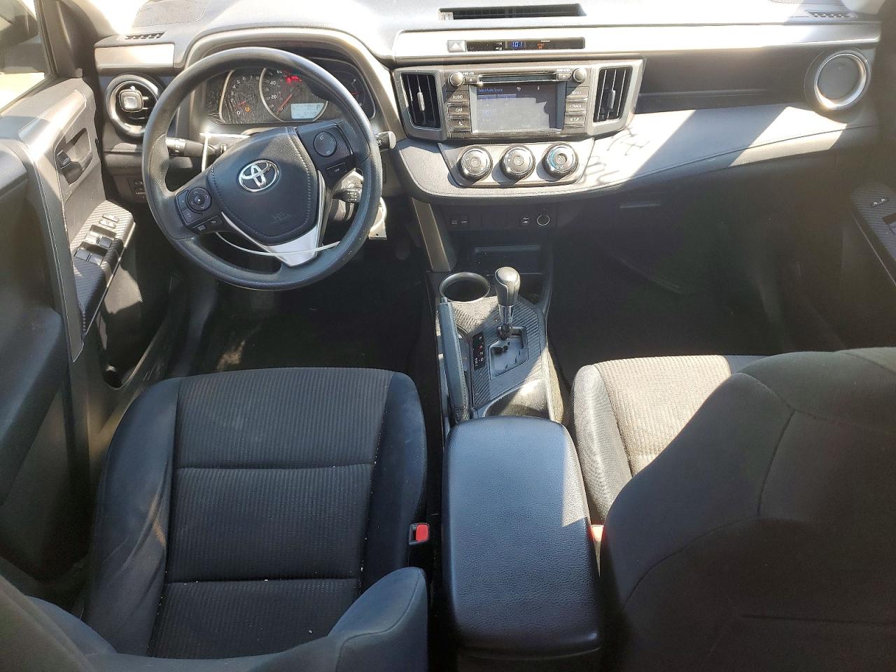 2015 Toyota Rav4 Le Silver vin: JTMBFREV0FD129583