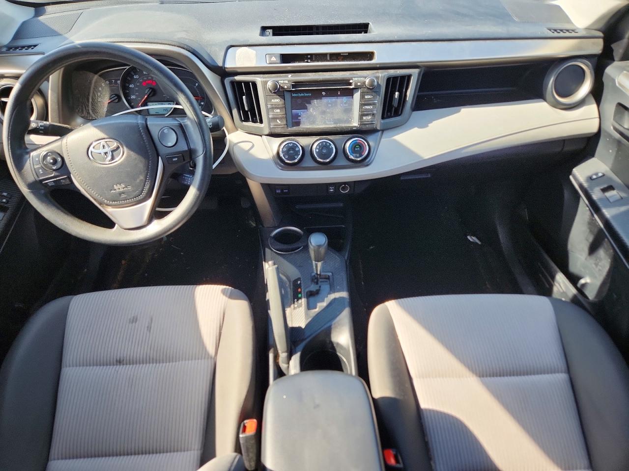 2015 Toyota Rav4 Le Silver vin: JTMBFREV0FD152393