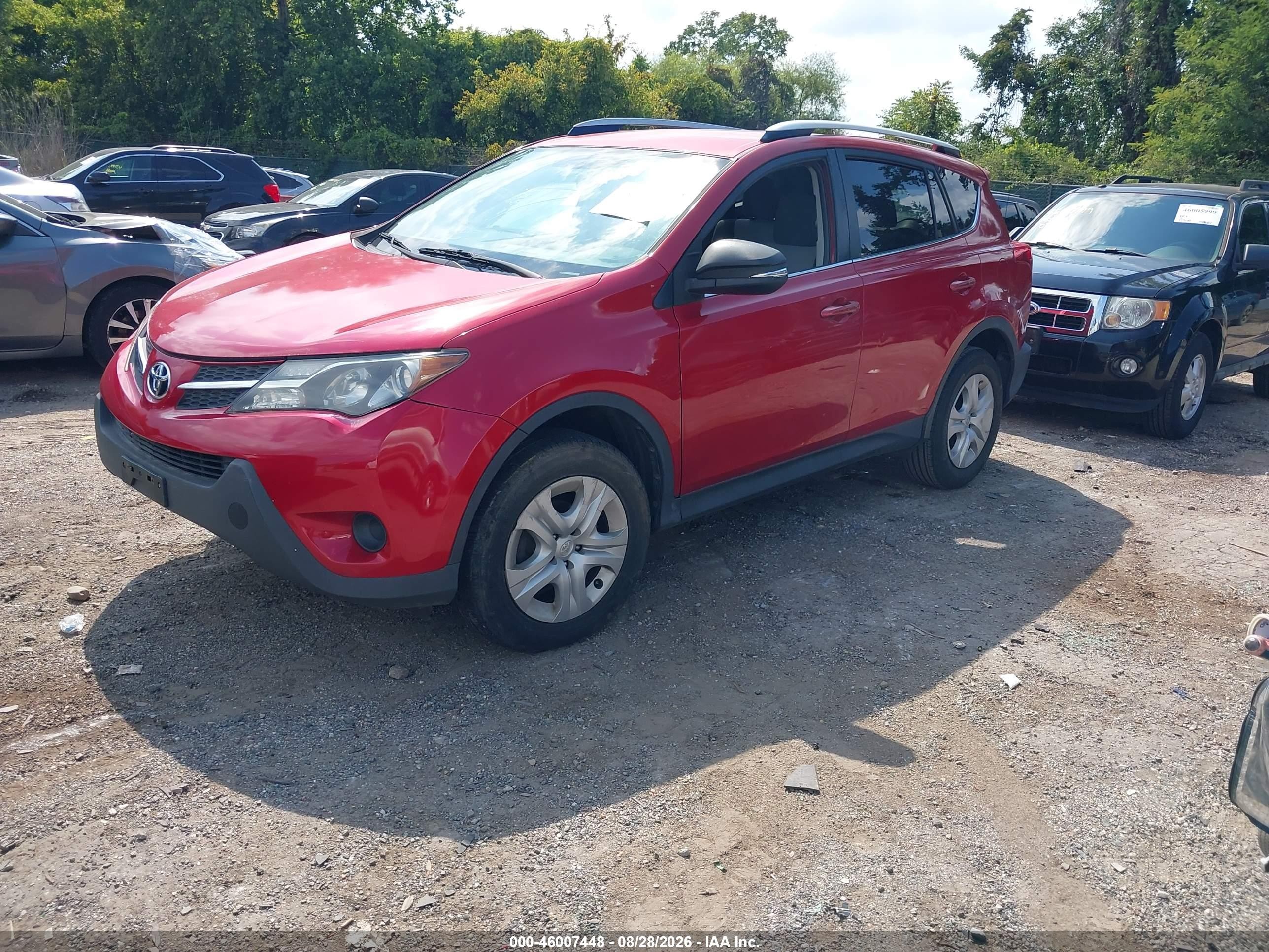 2015 Toyota Rav4 Le Red vin: JTMBFREV0FJ020879