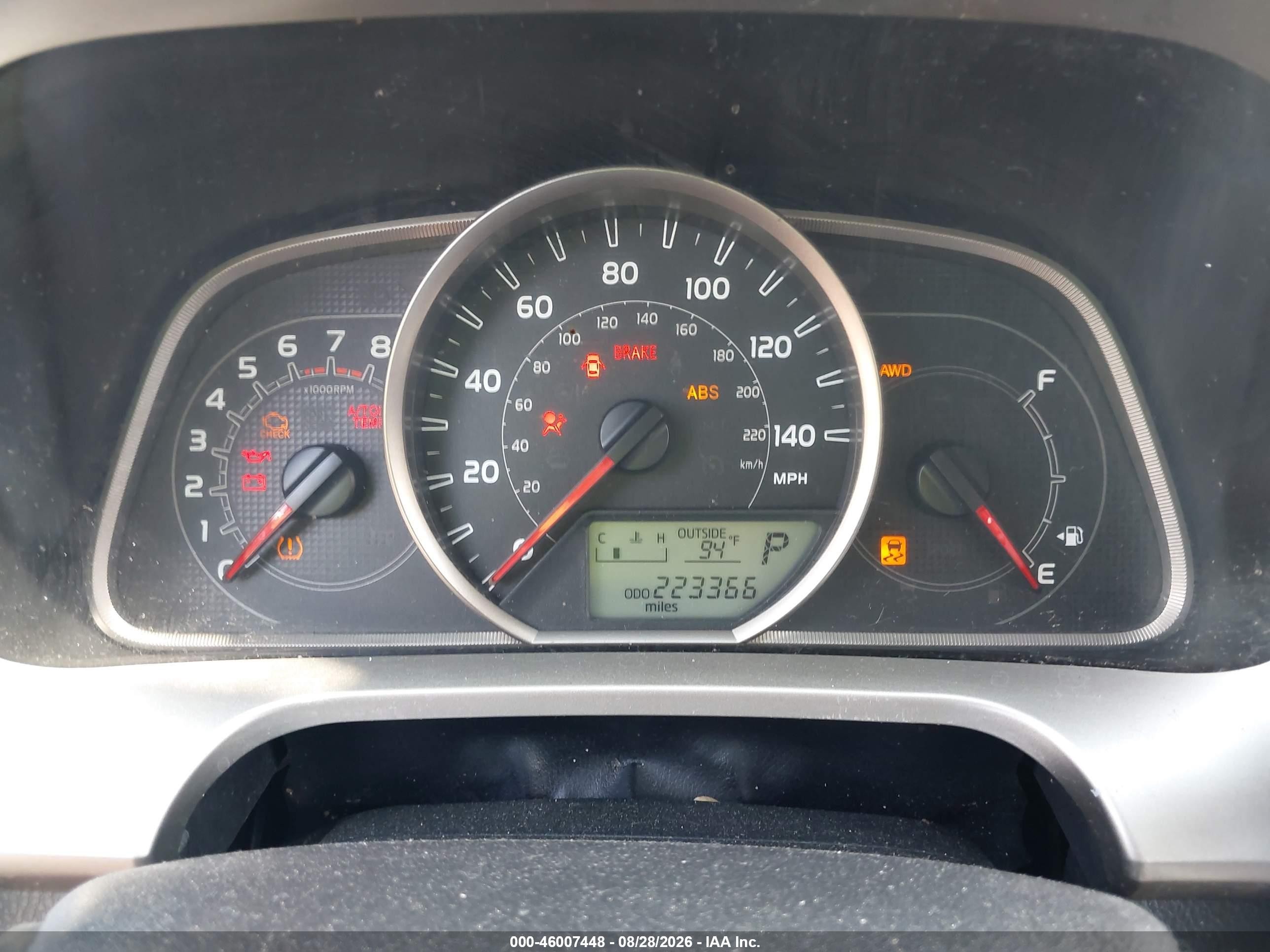 2015 Toyota Rav4 Le Red vin: JTMBFREV0FJ020879