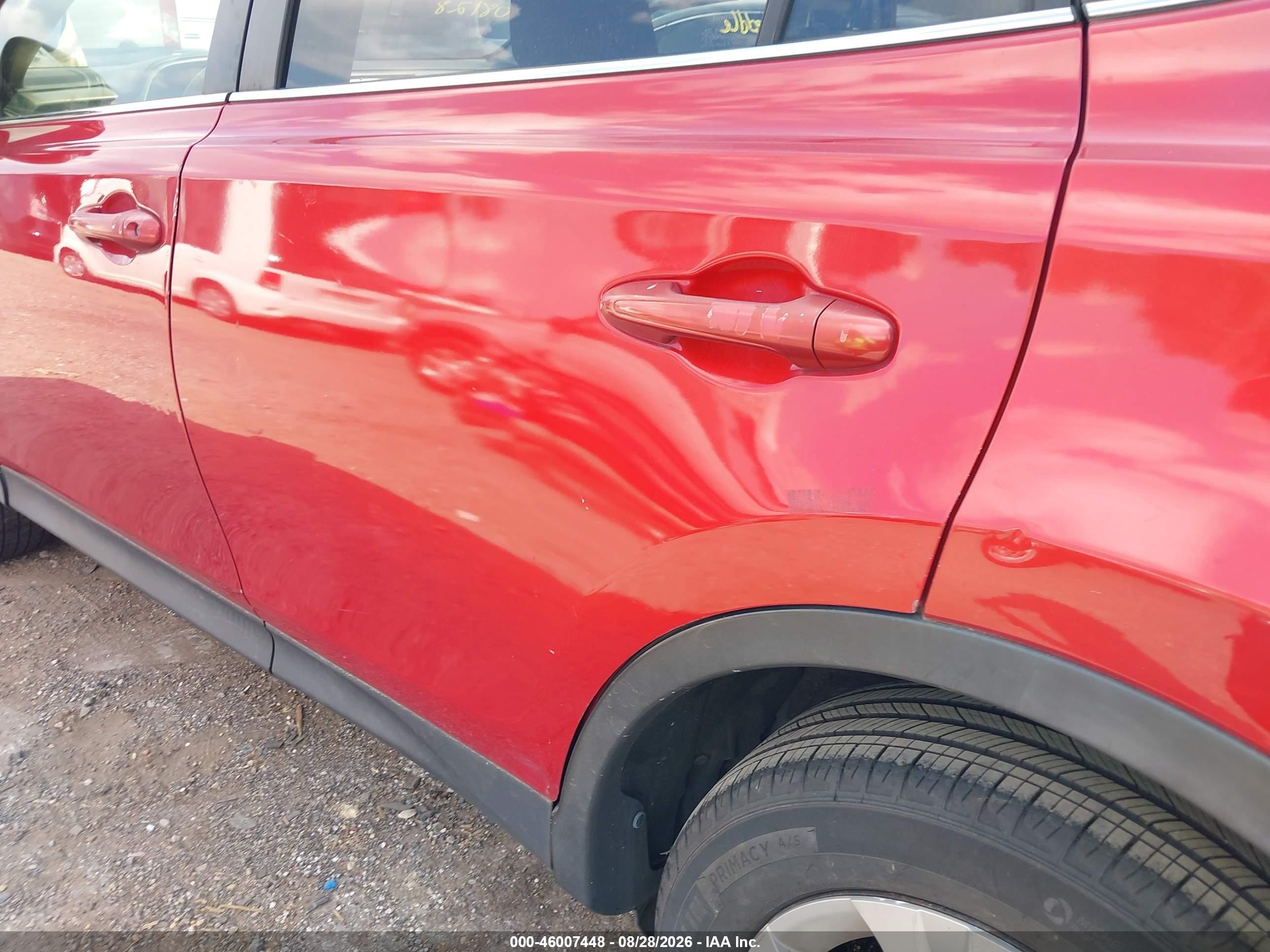 2015 Toyota Rav4 Le Red vin: JTMBFREV0FJ020879