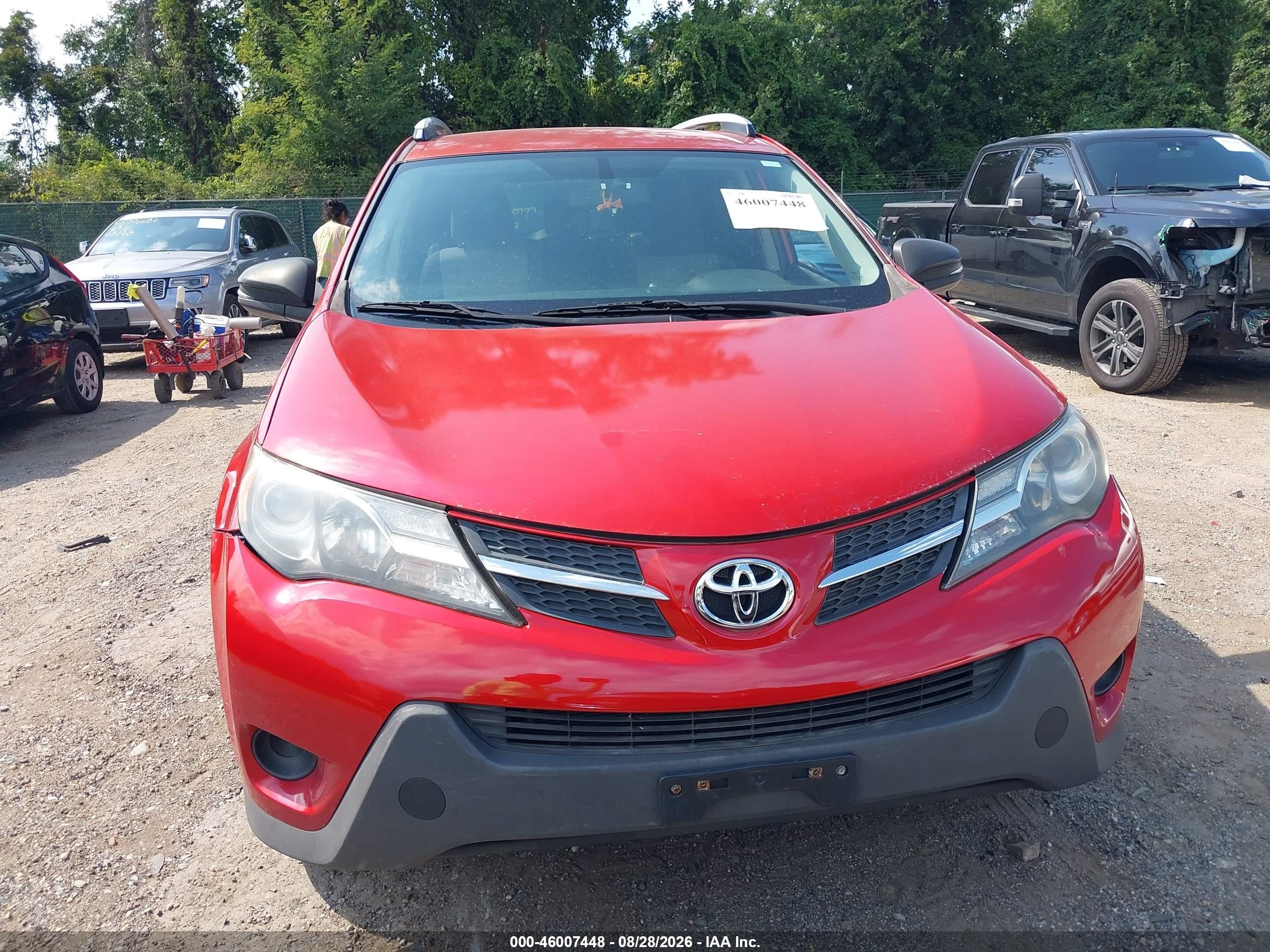 2015 Toyota Rav4 Le Red vin: JTMBFREV0FJ020879