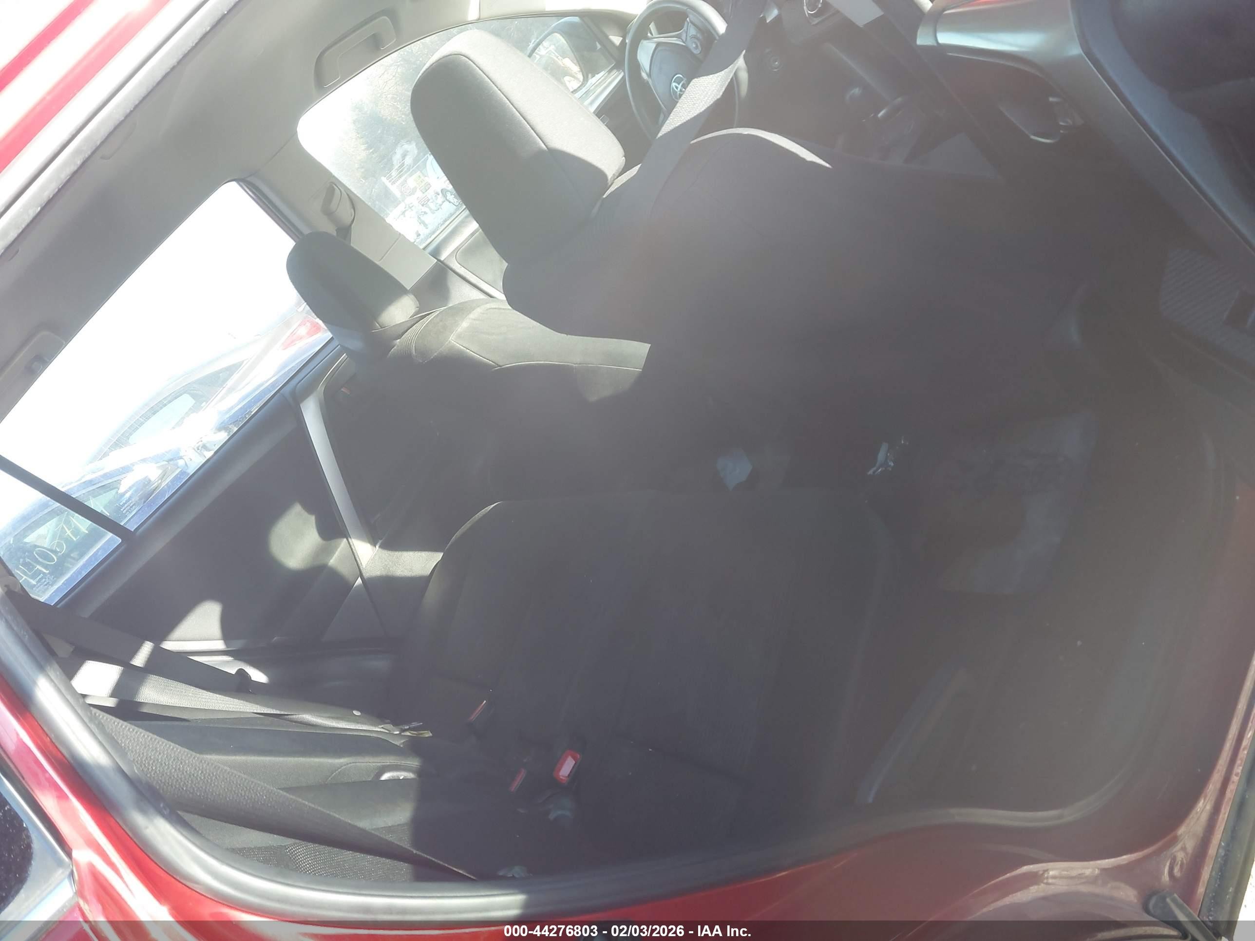 2015 Toyota Rav4 Le Красный vin: JTMBFREV0FJ030893