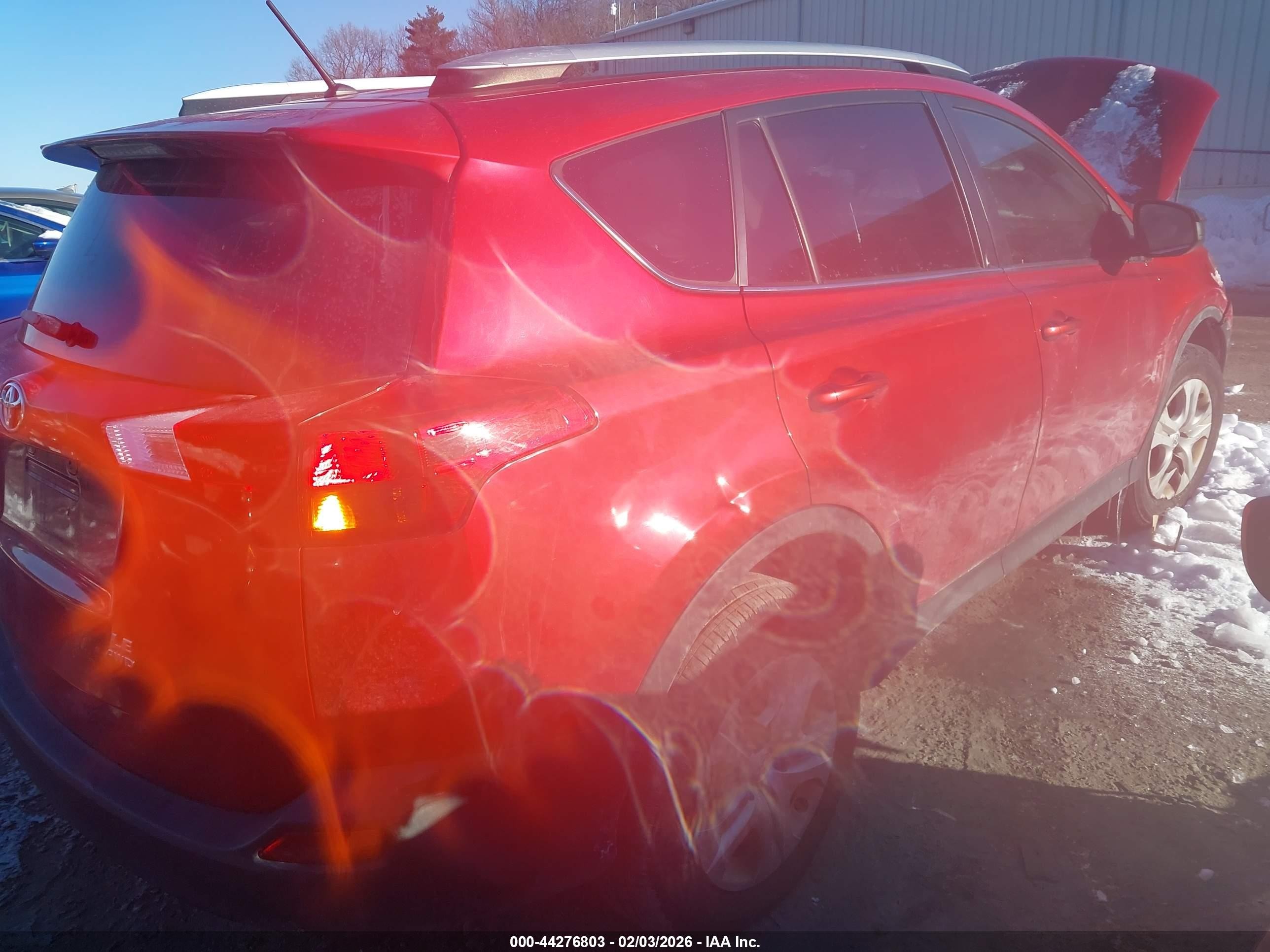 2015 Toyota Rav4 Le Красный vin: JTMBFREV0FJ030893