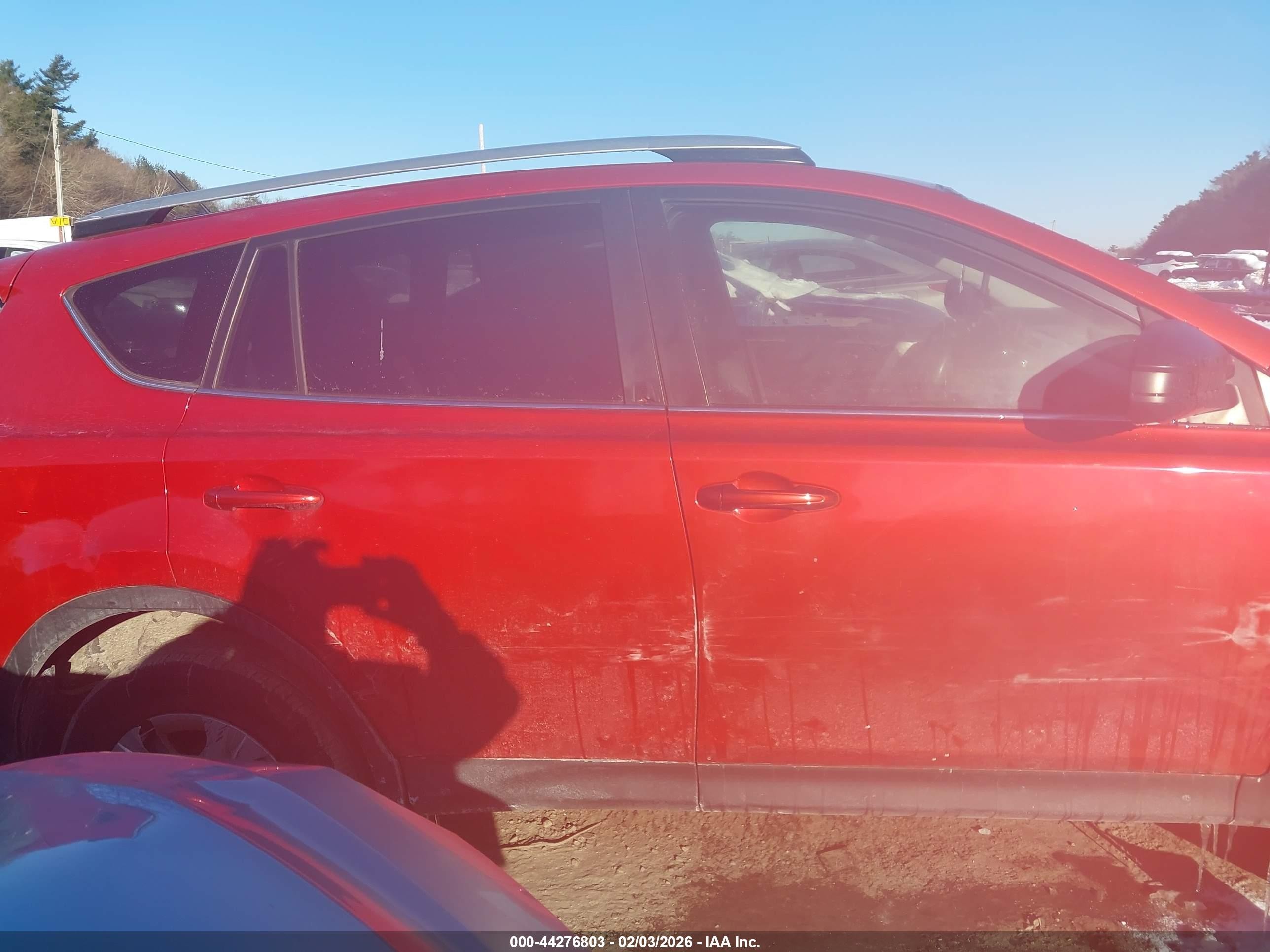 2015 Toyota Rav4 Le Красный vin: JTMBFREV0FJ030893