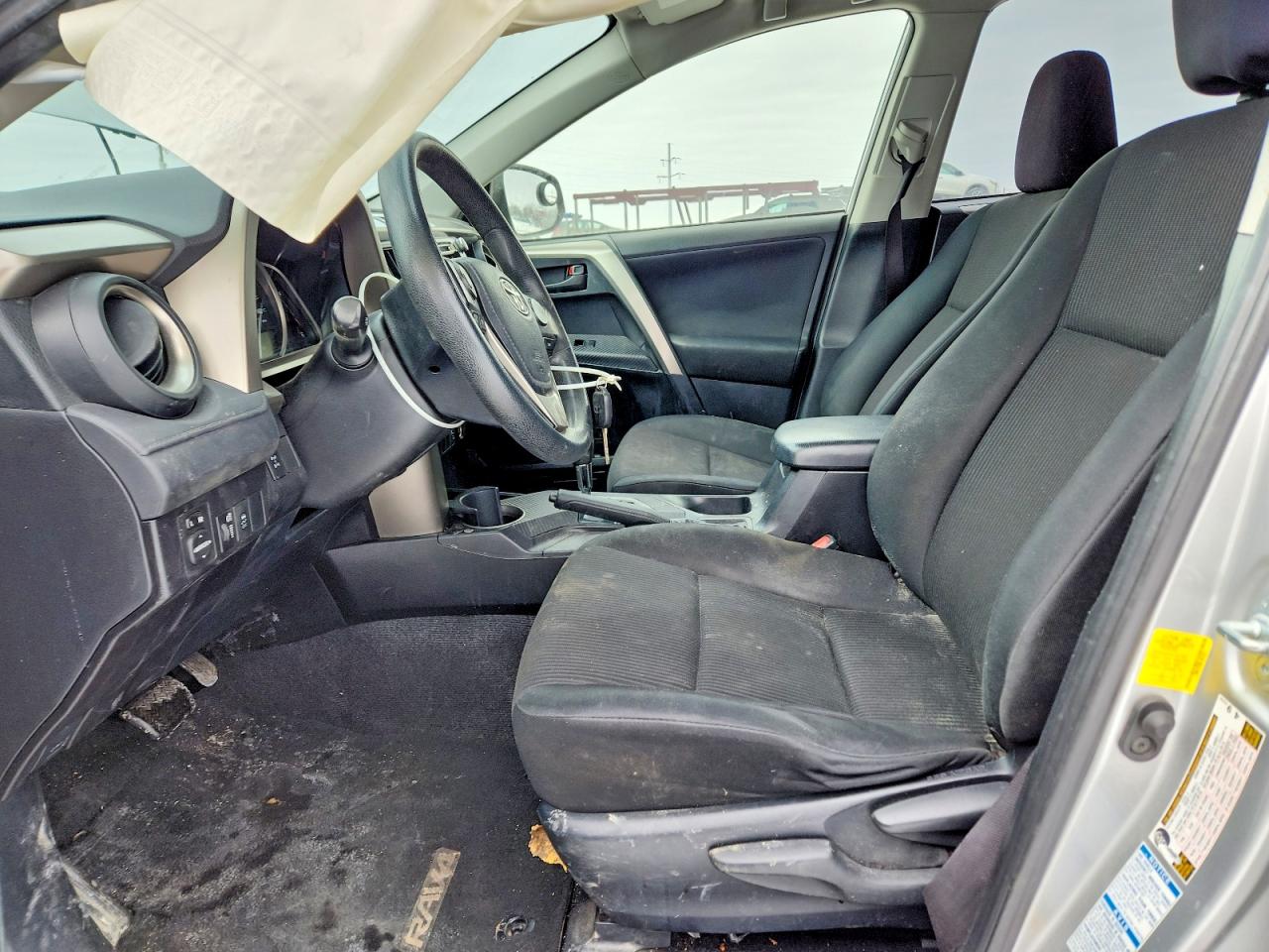 2015 Toyota Rav4 Le Silver vin: JTMBFREV0FJ039769