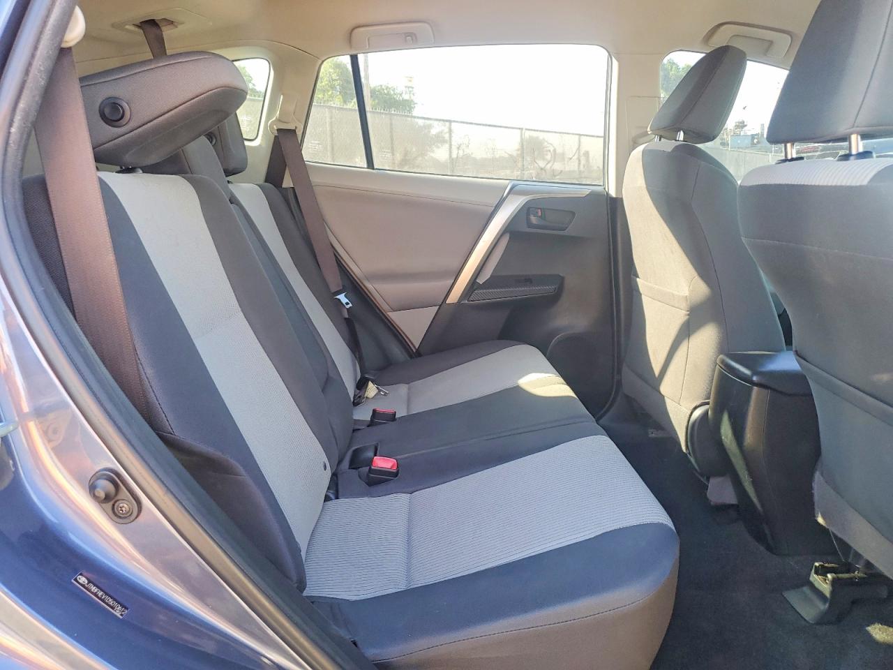 2013 Toyota Rav4 Le Gray vin: JTMBFREV1D5010612