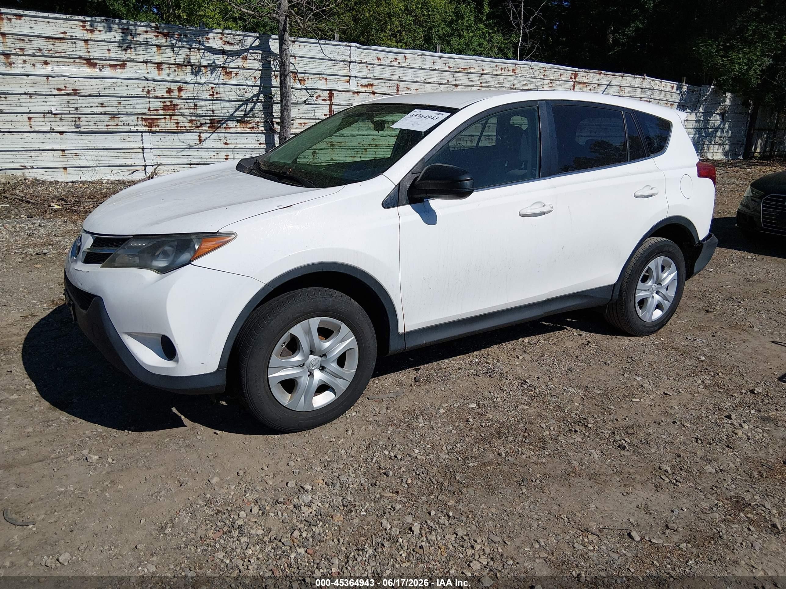 2013 Toyota Rav4 Le White vin: JTMBFREV1D5015986