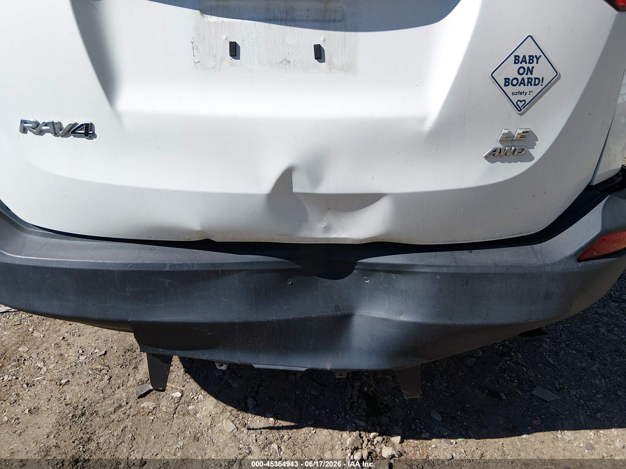 2013 Toyota Rav4 Le White vin: JTMBFREV1D5015986