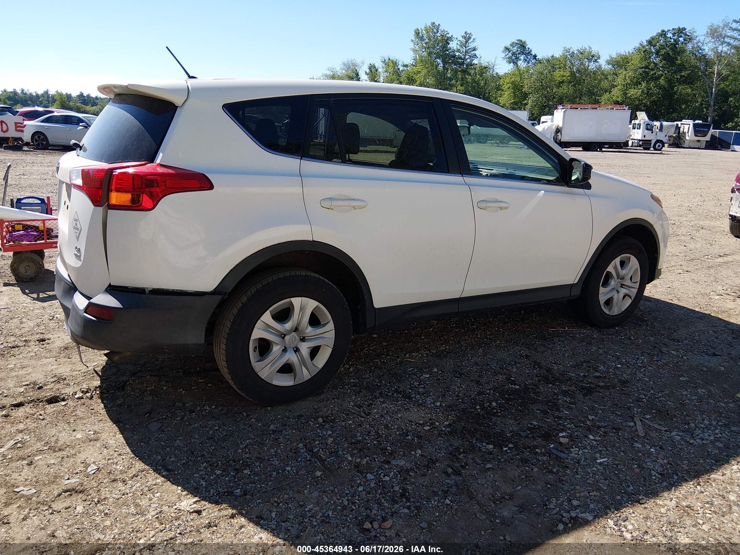 2013 Toyota Rav4 Le White vin: JTMBFREV1D5015986
