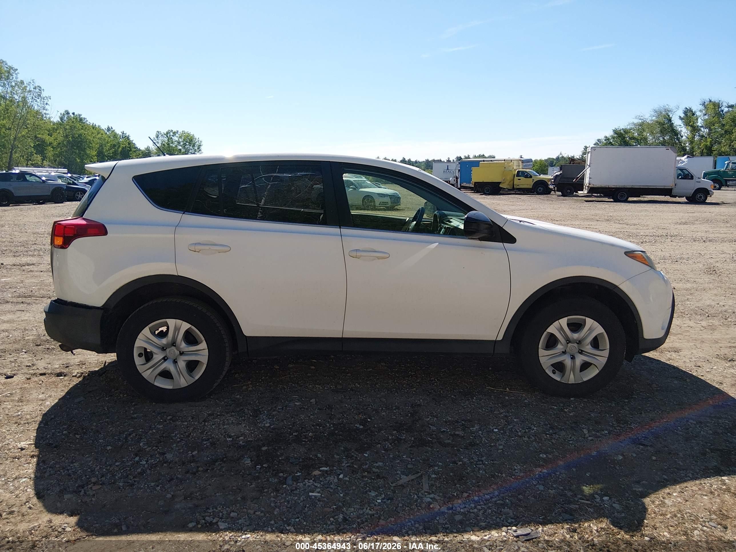 2013 Toyota Rav4 Le White vin: JTMBFREV1D5015986
