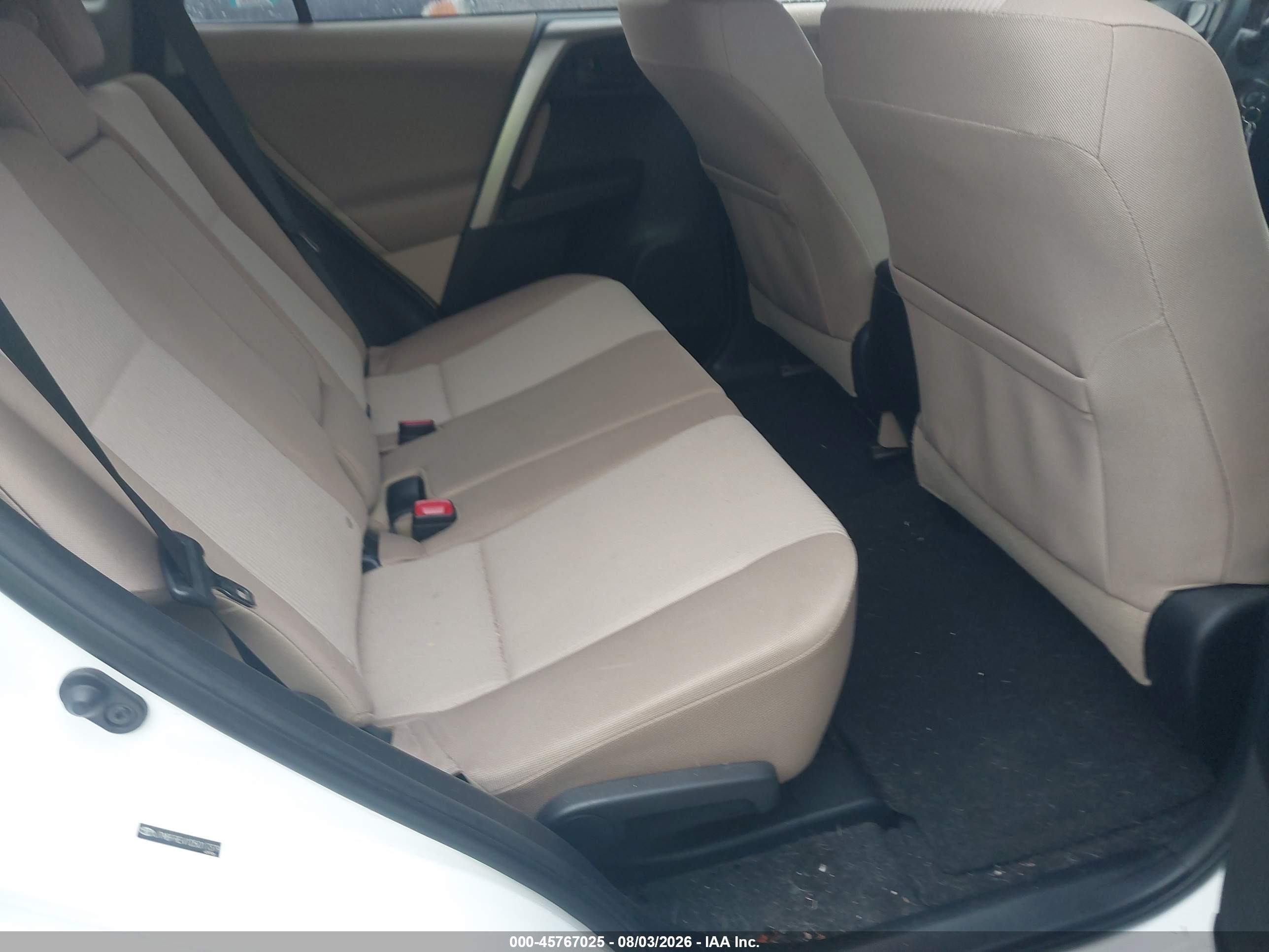 2013 Toyota Rav4 Le White vin: JTMBFREV1D5017379