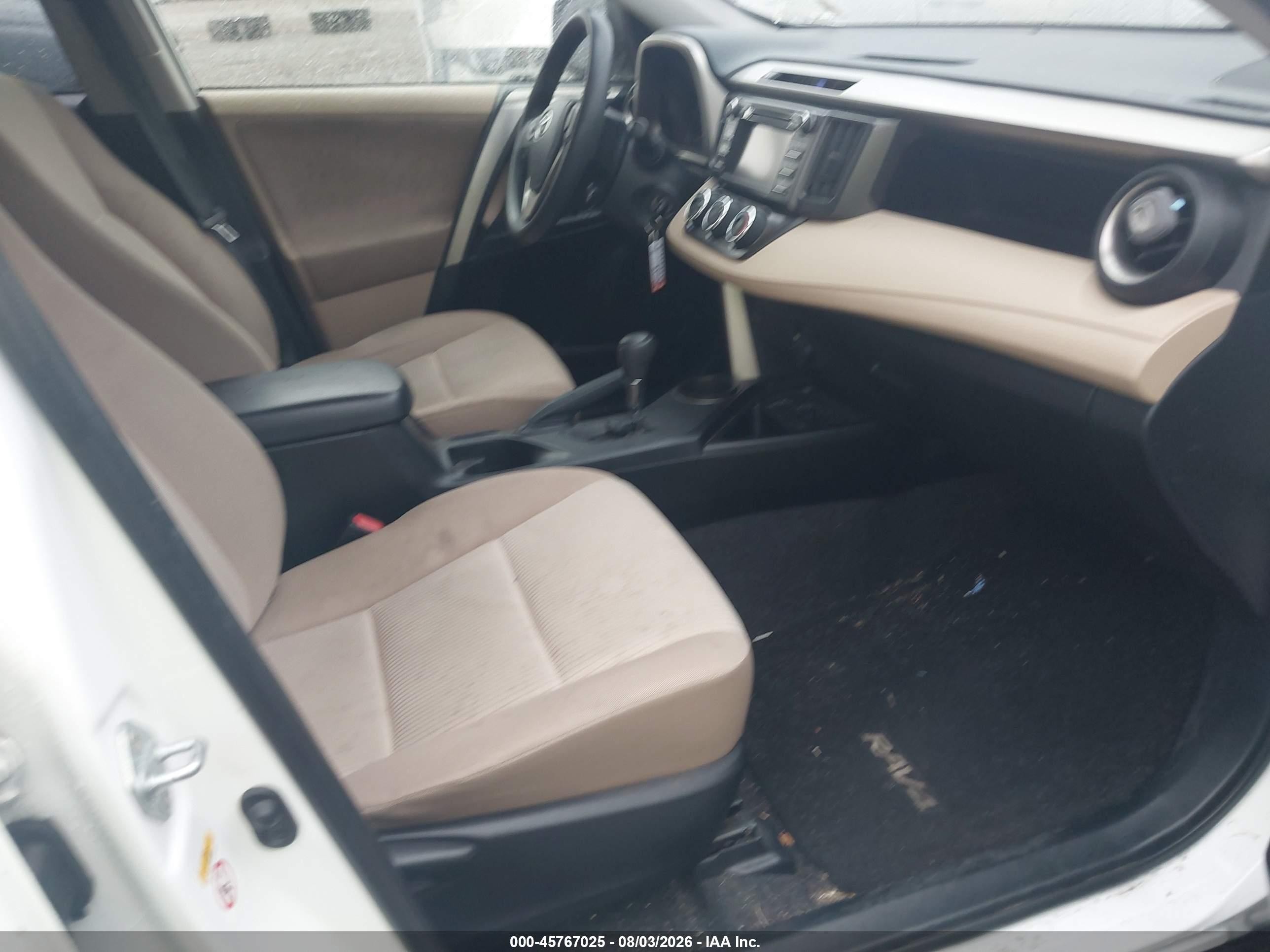 2013 Toyota Rav4 Le White vin: JTMBFREV1D5017379