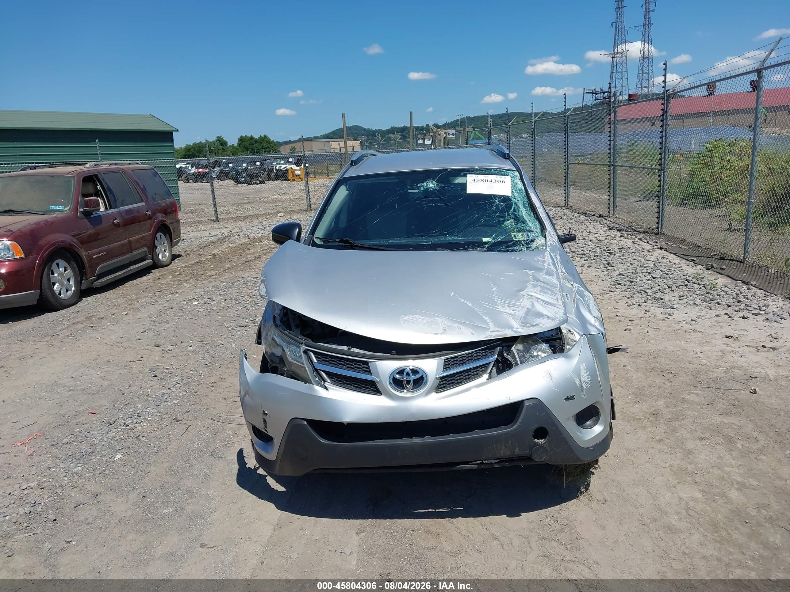 2014 Toyota Rav4 Le Silver vin: JTMBFREV1ED077931