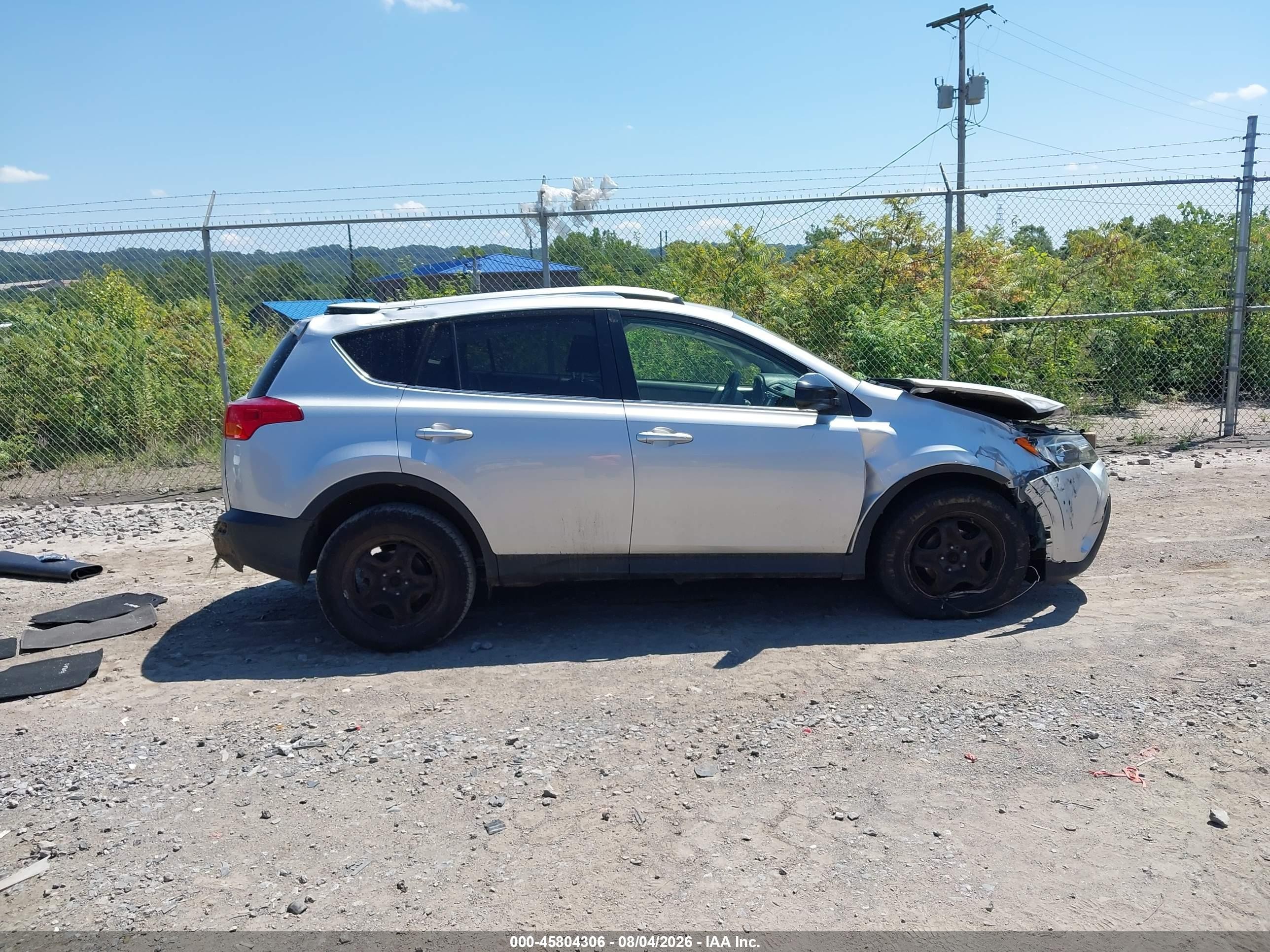2014 Toyota Rav4 Le Silver vin: JTMBFREV1ED077931