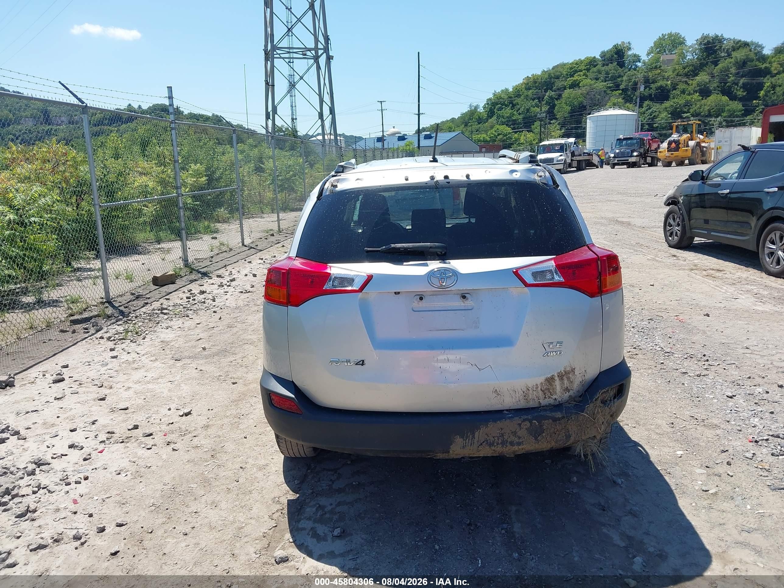 2014 Toyota Rav4 Le Silver vin: JTMBFREV1ED077931