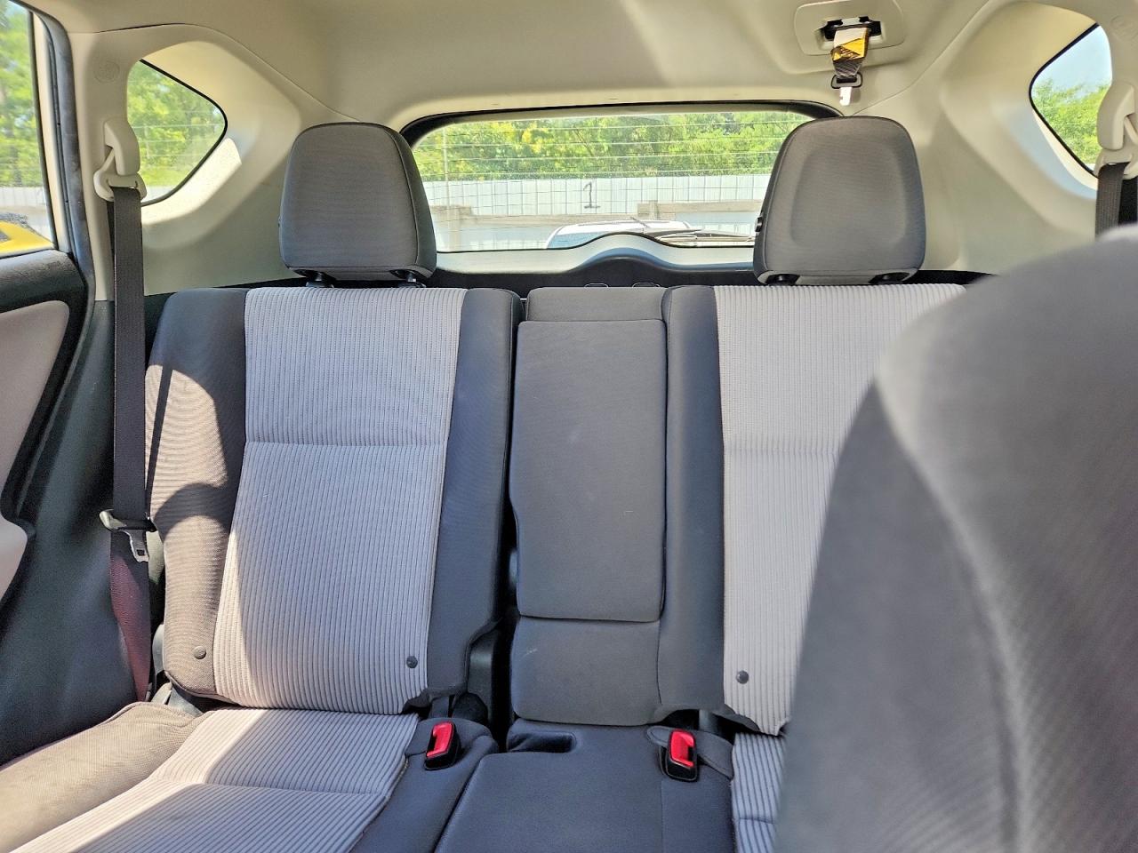 2014 Toyota Rav4 Le Silver vin: JTMBFREV1ED083292