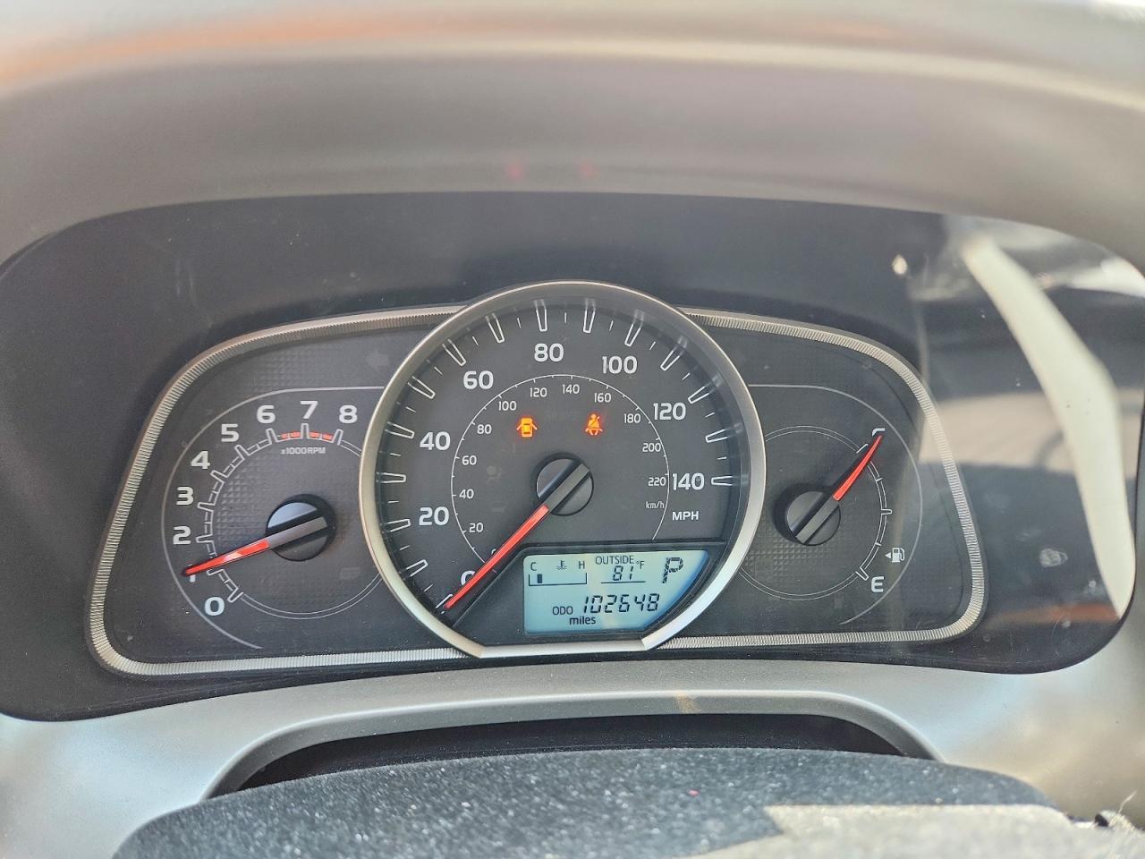 2014 Toyota Rav4 Le Silver vin: JTMBFREV1ED083292