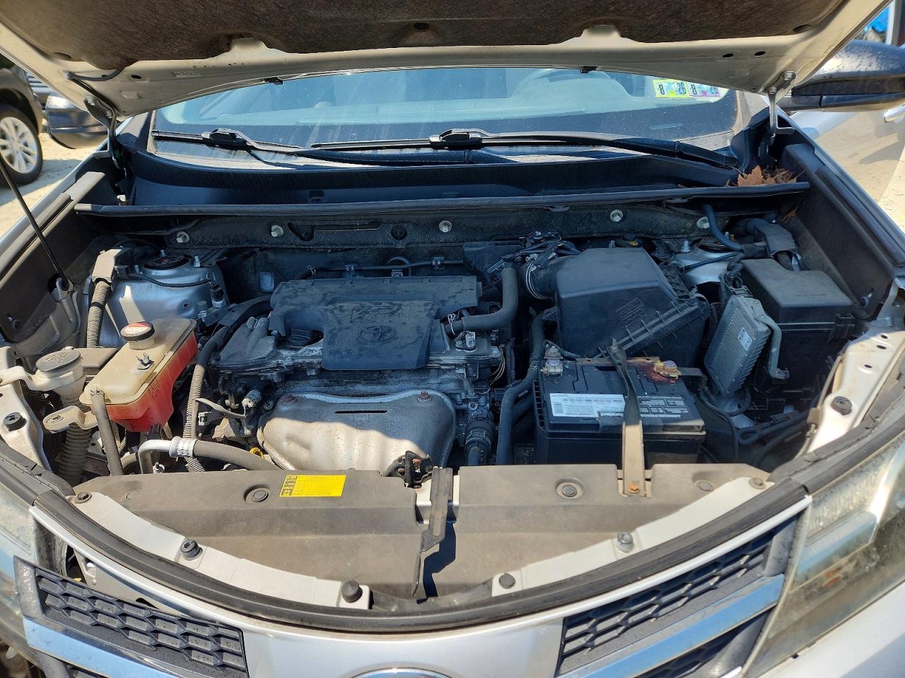 2014 Toyota Rav4 Le Silver vin: JTMBFREV1ED083292