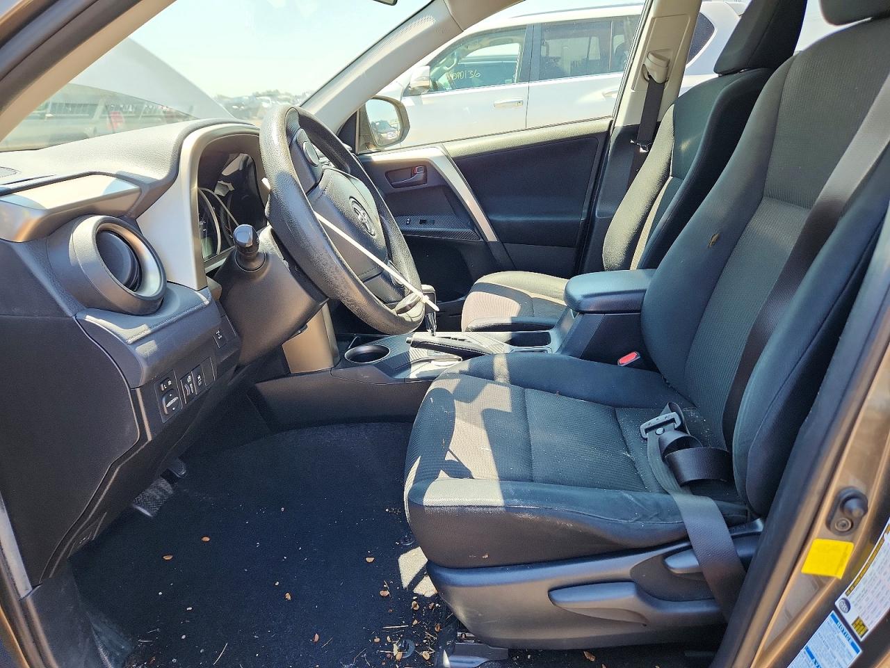 2015 Toyota Rav4 Le Gray vin: JTMBFREV1FD098991