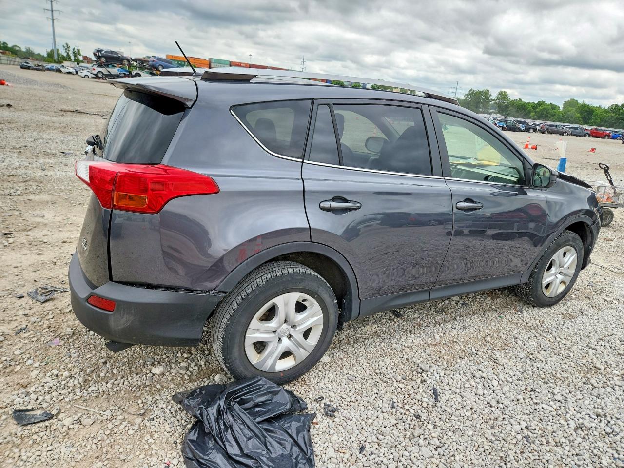 2015 Toyota Rav4 Le Gray vin: JTMBFREV1FD112355