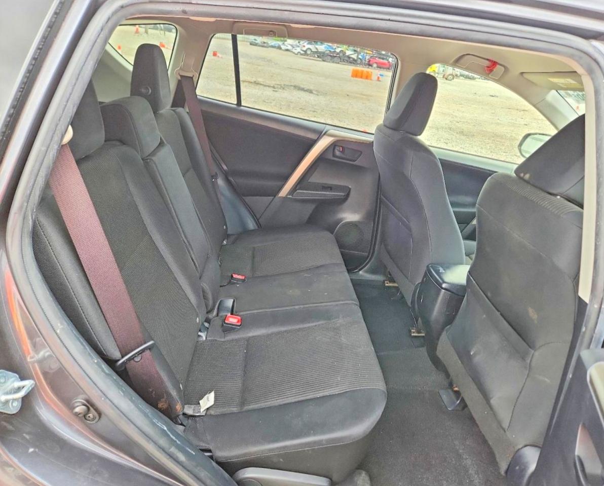 2015 Toyota Rav4 Le Gray vin: JTMBFREV1FD112355