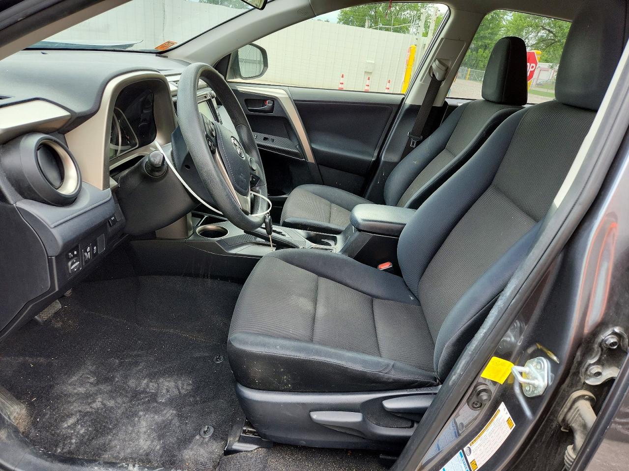 2015 Toyota Rav4 Le Gray vin: JTMBFREV1FD112355