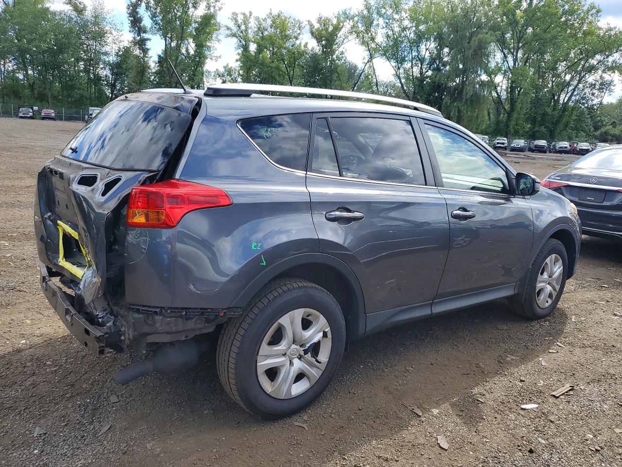2015 Toyota Rav4 Le Gray vin: JTMBFREV1FD124828