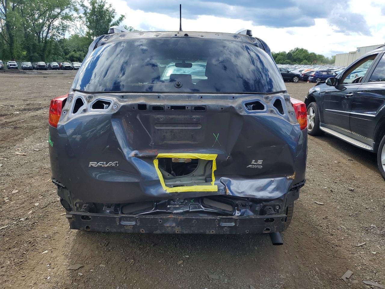 2015 Toyota Rav4 Le Gray vin: JTMBFREV1FD124828