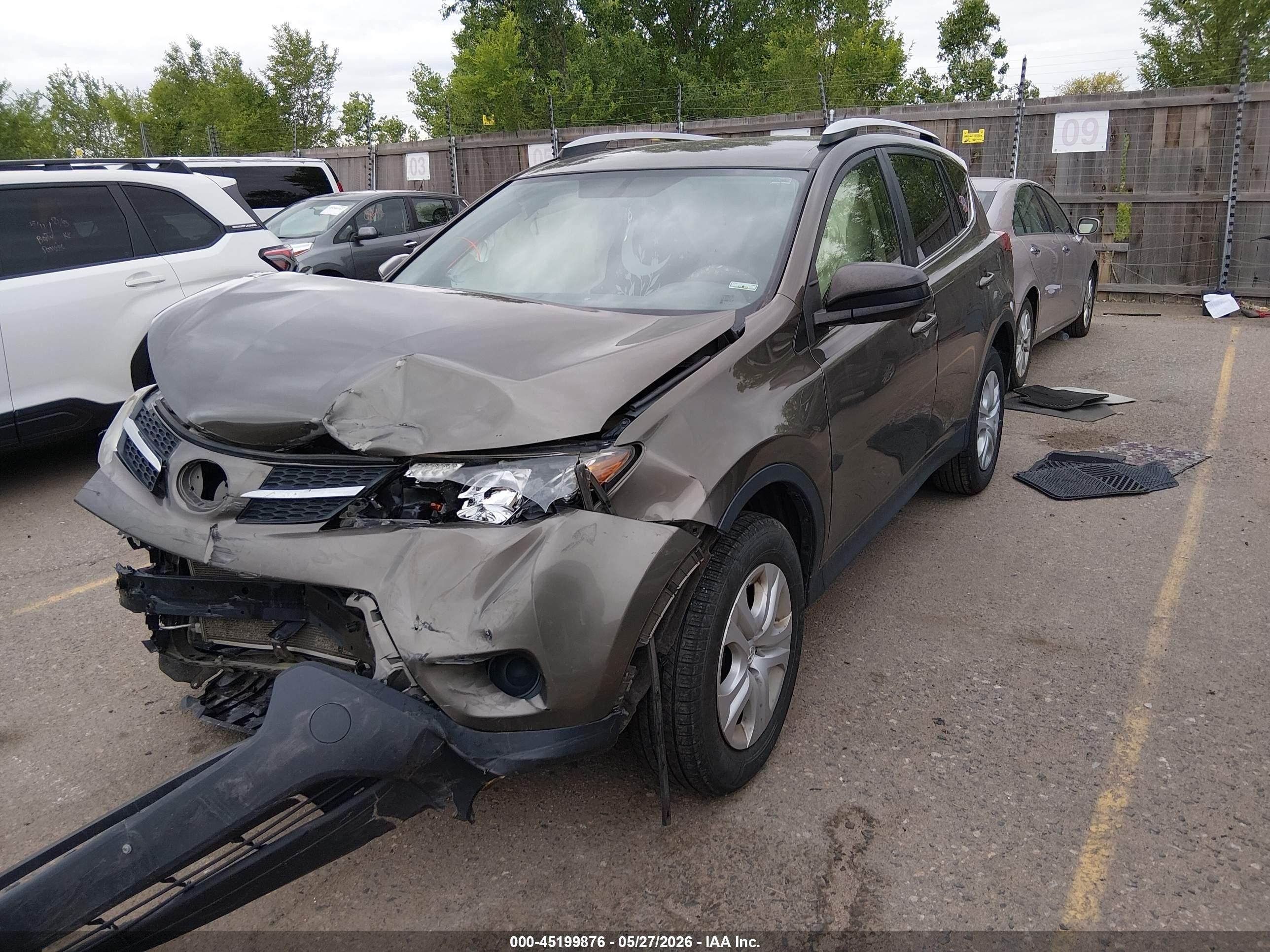 2015 Toyota Rav4 Le Gray vin: JTMBFREV1FD125753