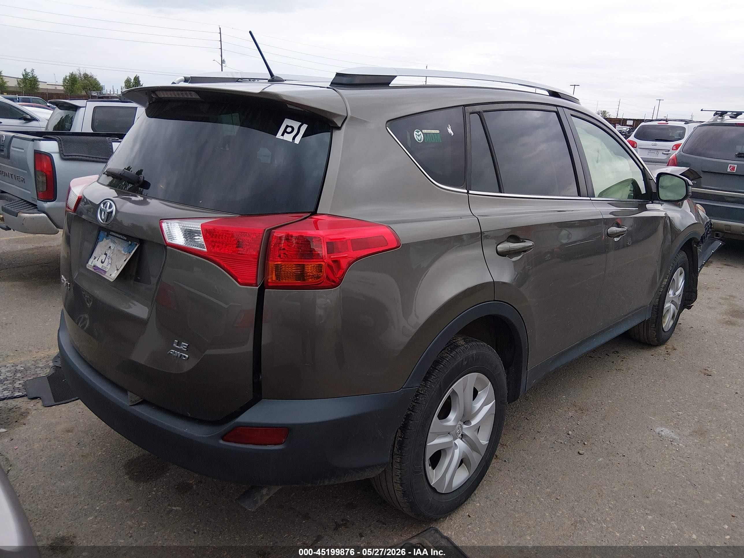 2015 Toyota Rav4 Le Gray vin: JTMBFREV1FD125753
